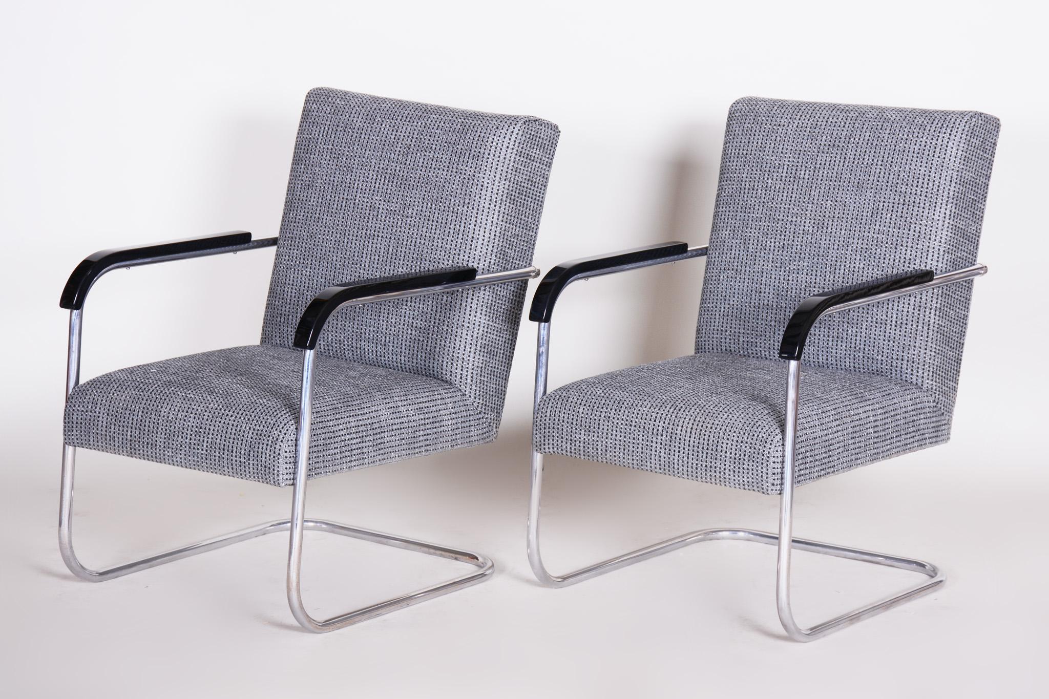 German Pair of Restored Tubular Thonet Armchairs by Anton Lorenz, New Upholstery, 1930s For Sale