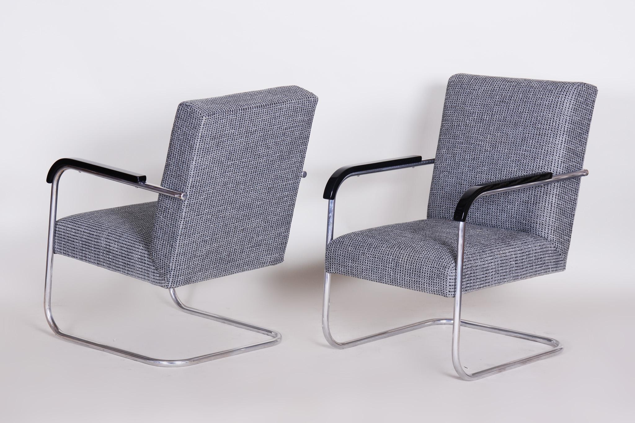 Paar restaurierte Thonet-Rohrsessel von Anton Lorenz:: neu gepolstert:: 1930er Jahre im Angebot 1