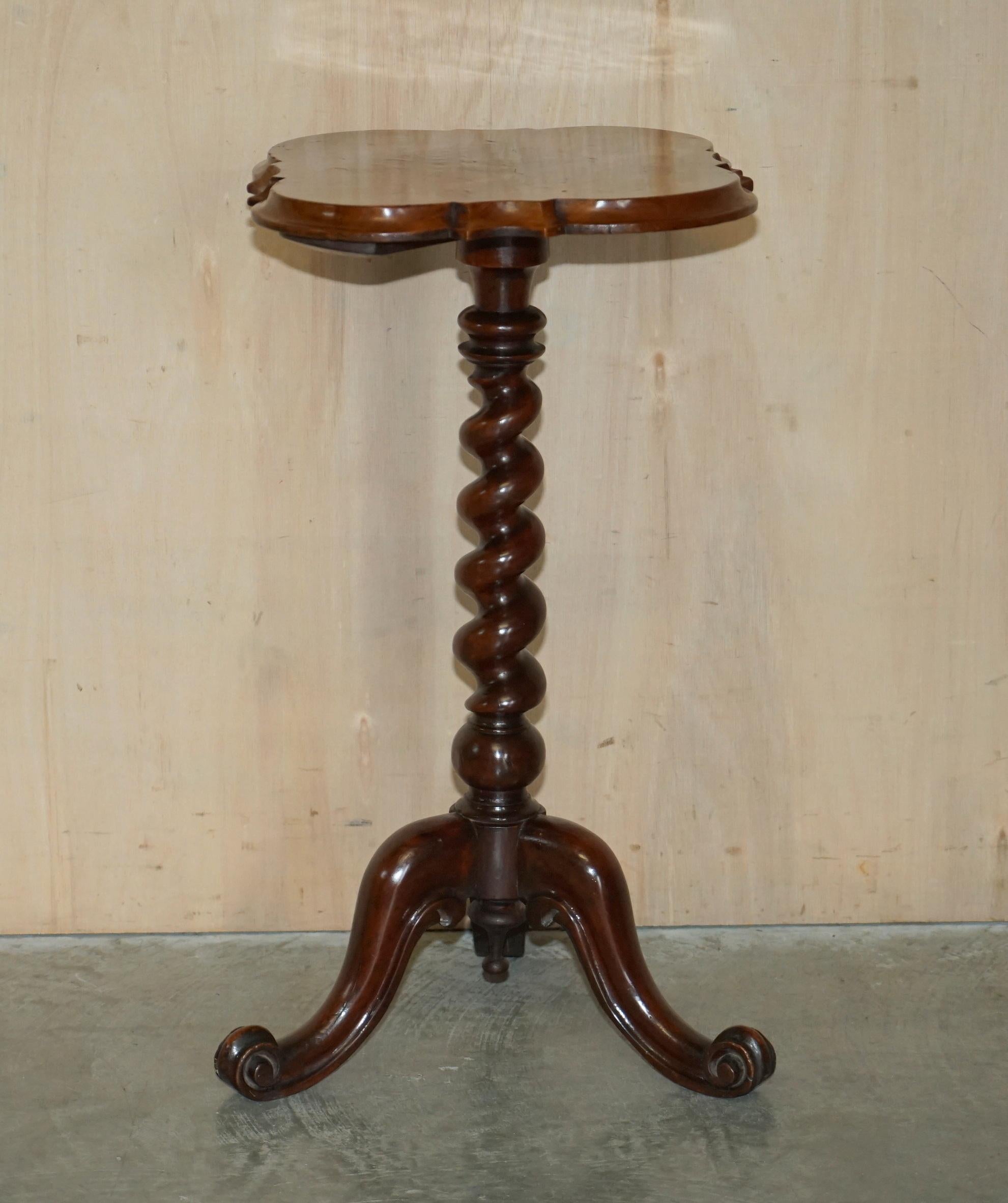 Pair of Restored Victorian Burr Walnut Tripod Side End Lamp Tables circa 1860 For Sale 8