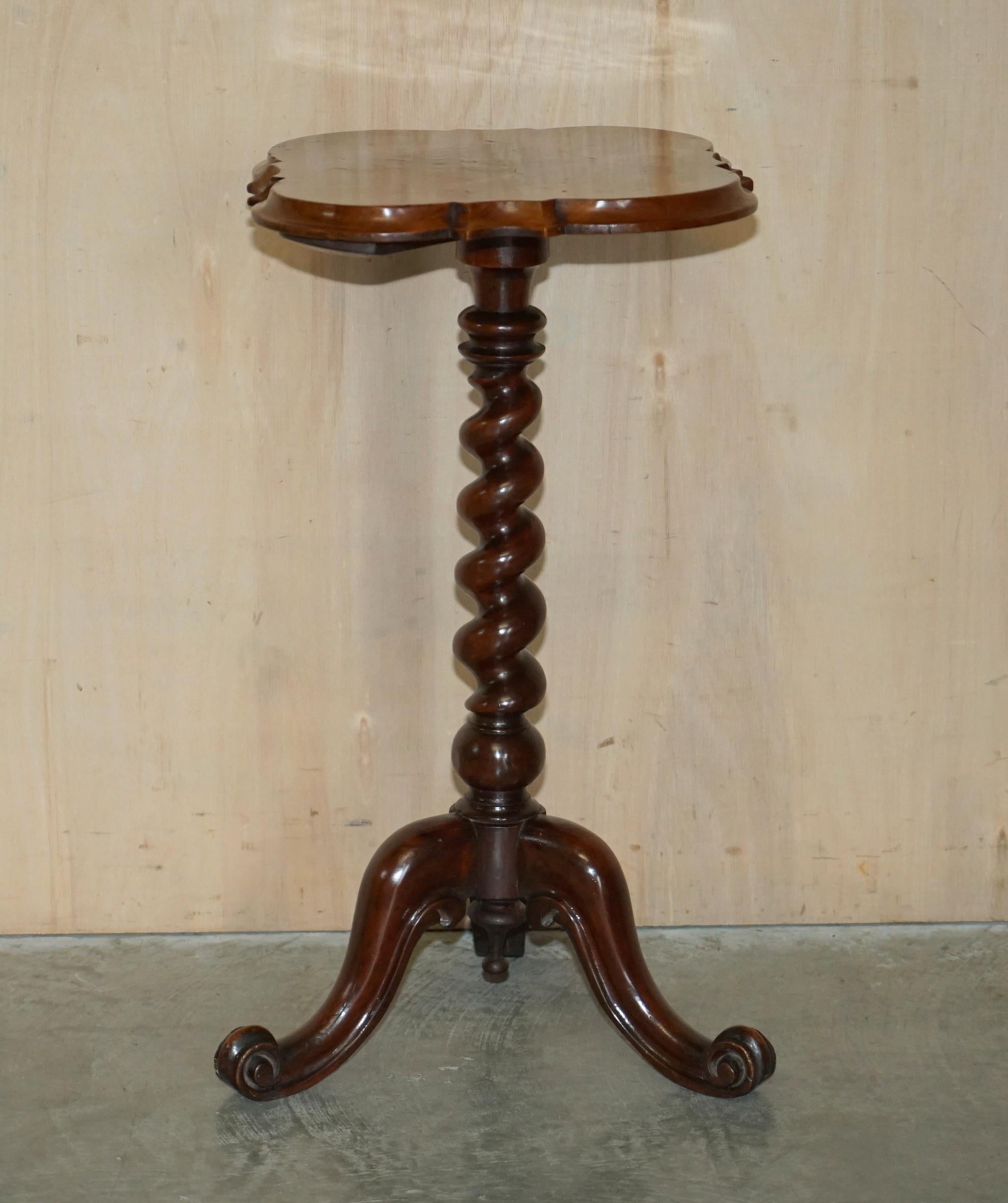 Pair of Restored Victorian Burr Walnut Tripod Side End Lamp Tables circa 1860 For Sale 7