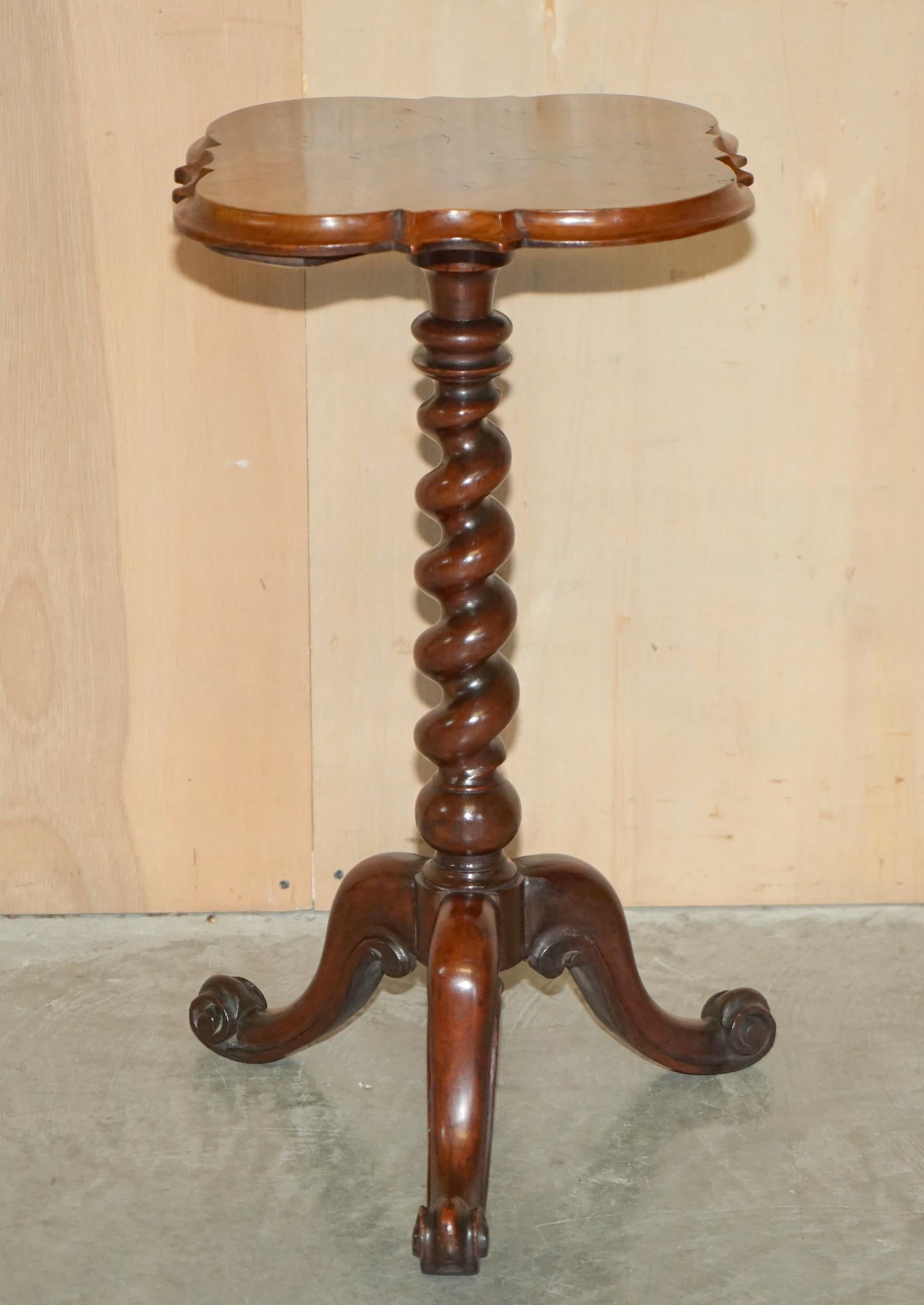 Pair of Restored Victorian Burr Walnut Tripod Side End Lamp Tables circa 1860 For Sale 9
