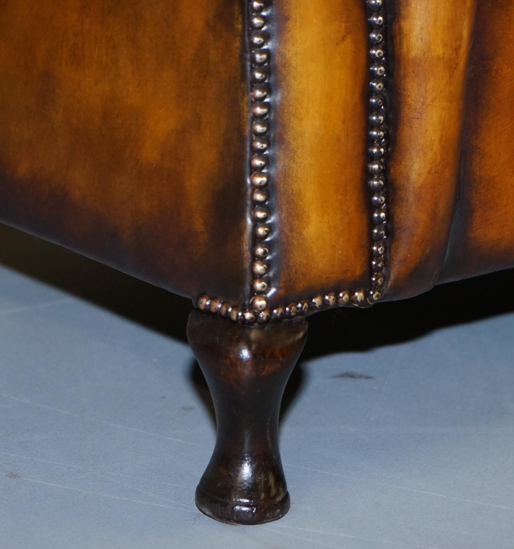 Paire de canapés en cuir Kilim restaurés de style Victorien Gentleman Club Chesterfield en vente 11