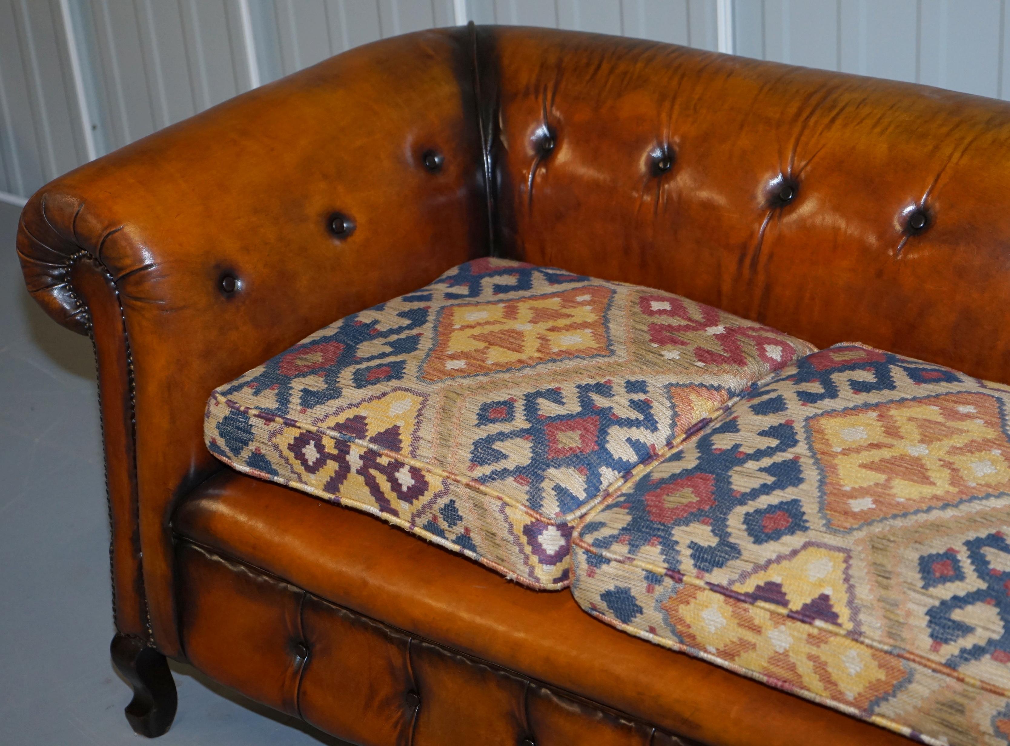 Pair of Restored Victorian Gentleman Club Chesterfield Leather Sofas Kilim Seats In Good Condition In West Sussex, Pulborough
