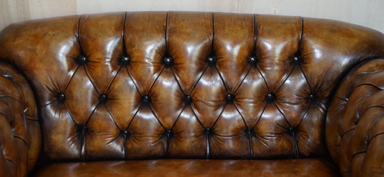 19th Century Pair of Restored Victorian Gentleman's Tufted Chesterfield Brown Leather Sofas For Sale