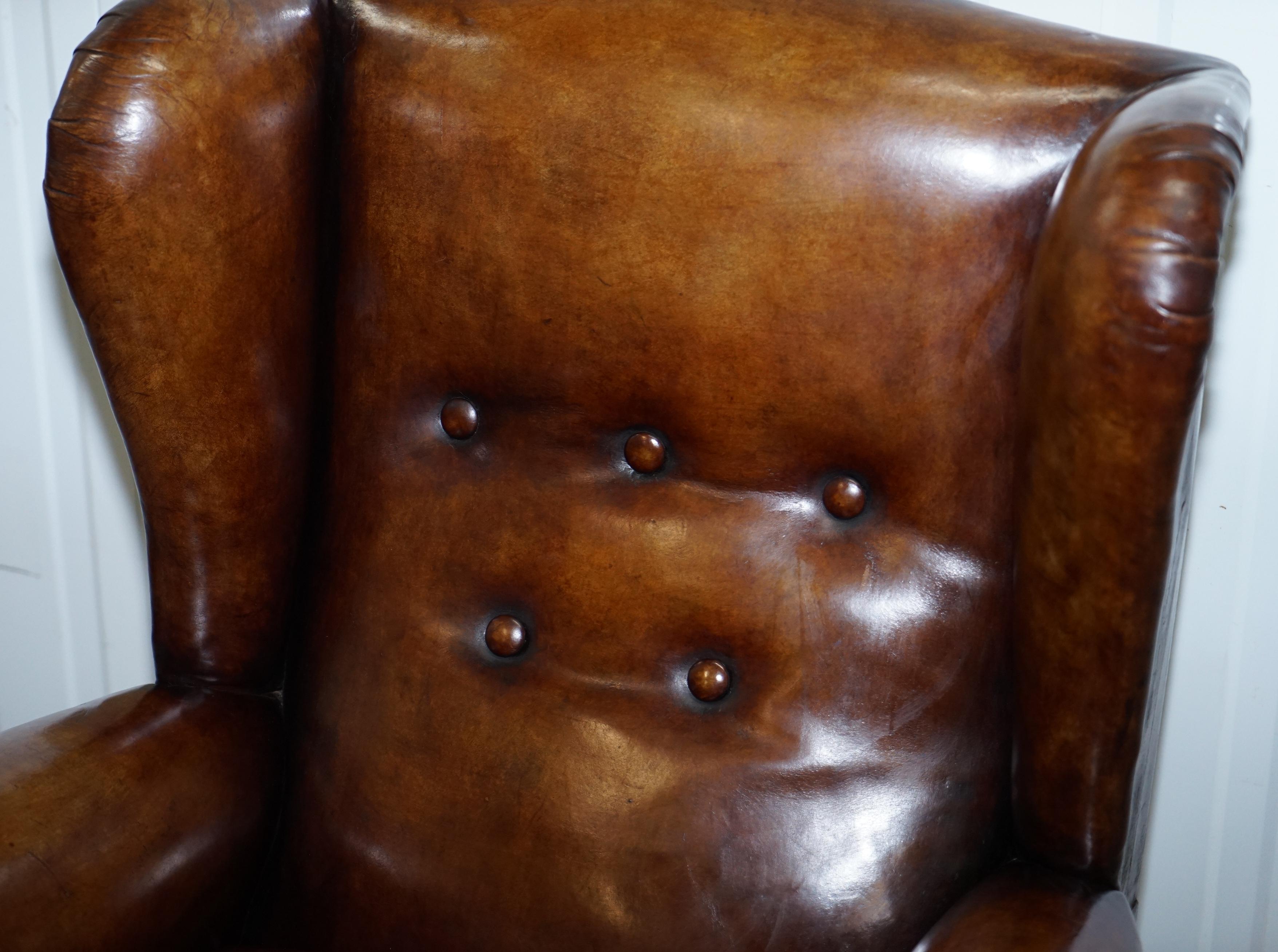 Pair of Restored Victorian Wingback Whisky Brown Leather Armchairs Feather Seats (Französisch)