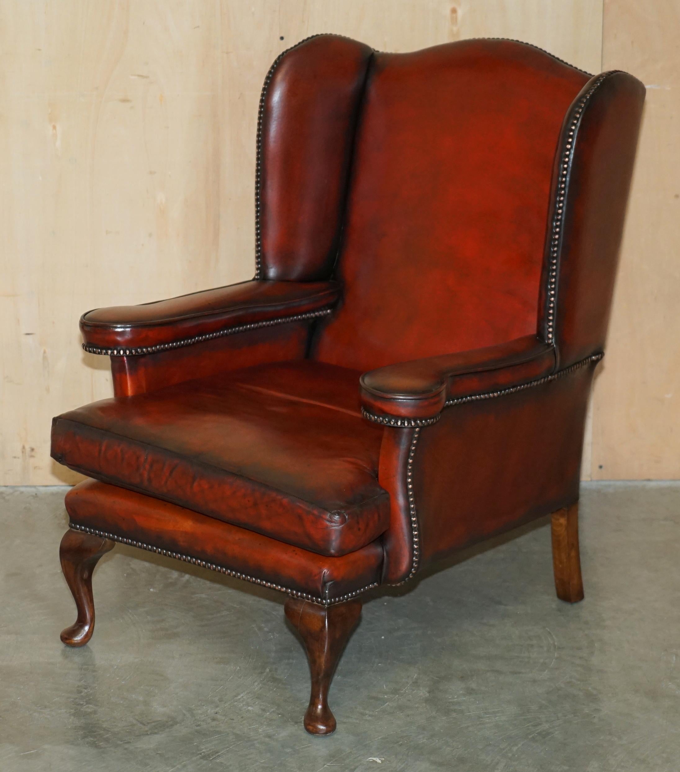 COPPIA DI POLTRONE WINGBACK IN PELLE D'EPOCA RISTRUTTURATE WILLIAM MORRIS in vendita 7