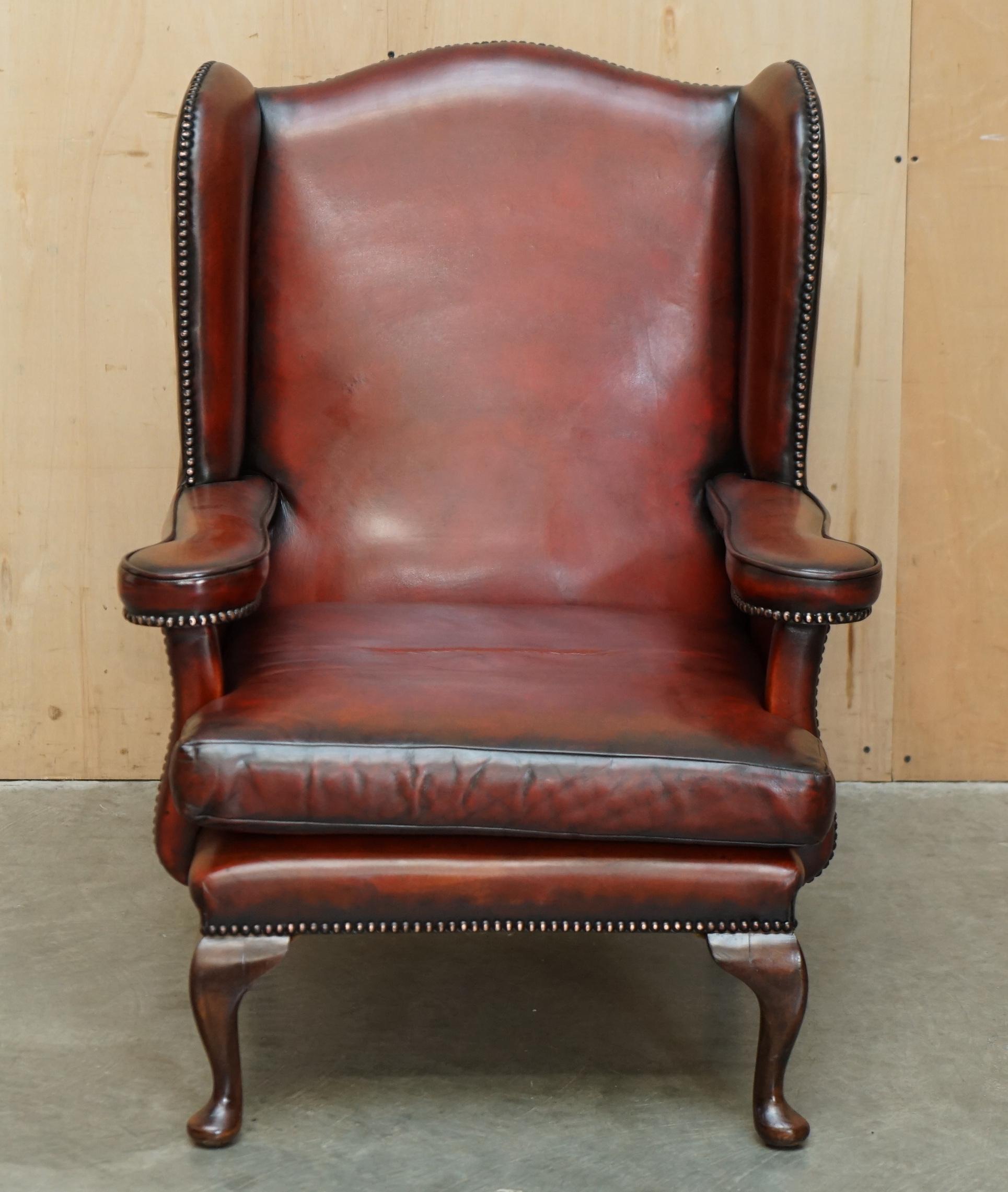 COPPIA DI POLTRONE WINGBACK IN PELLE D'EPOCA RISTRUTTURATE WILLIAM MORRIS in vendita 8