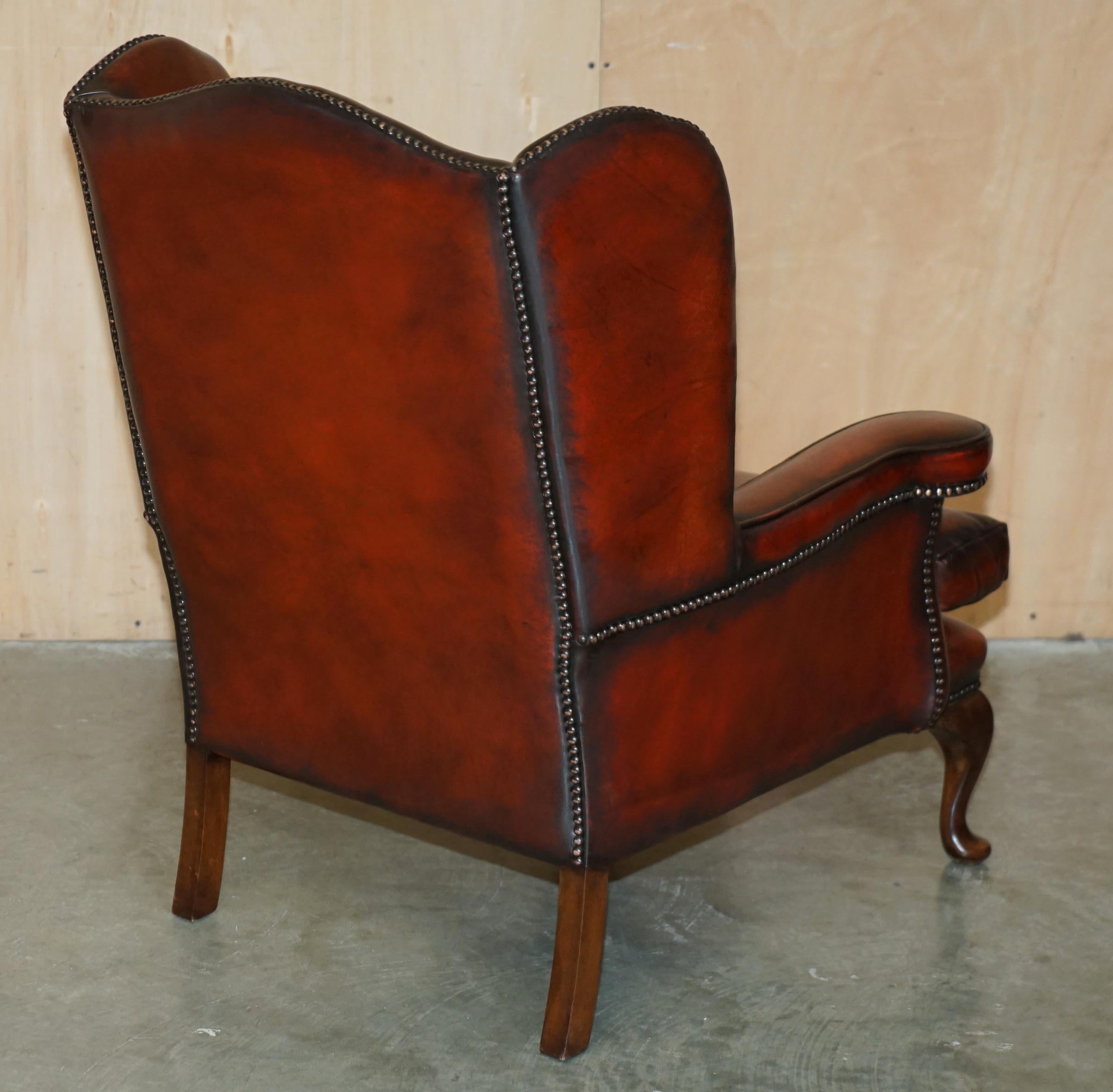 COPPIA DI POLTRONE WINGBACK IN PELLE D'EPOCA RISTRUTTURATE WILLIAM MORRIS in vendita 12