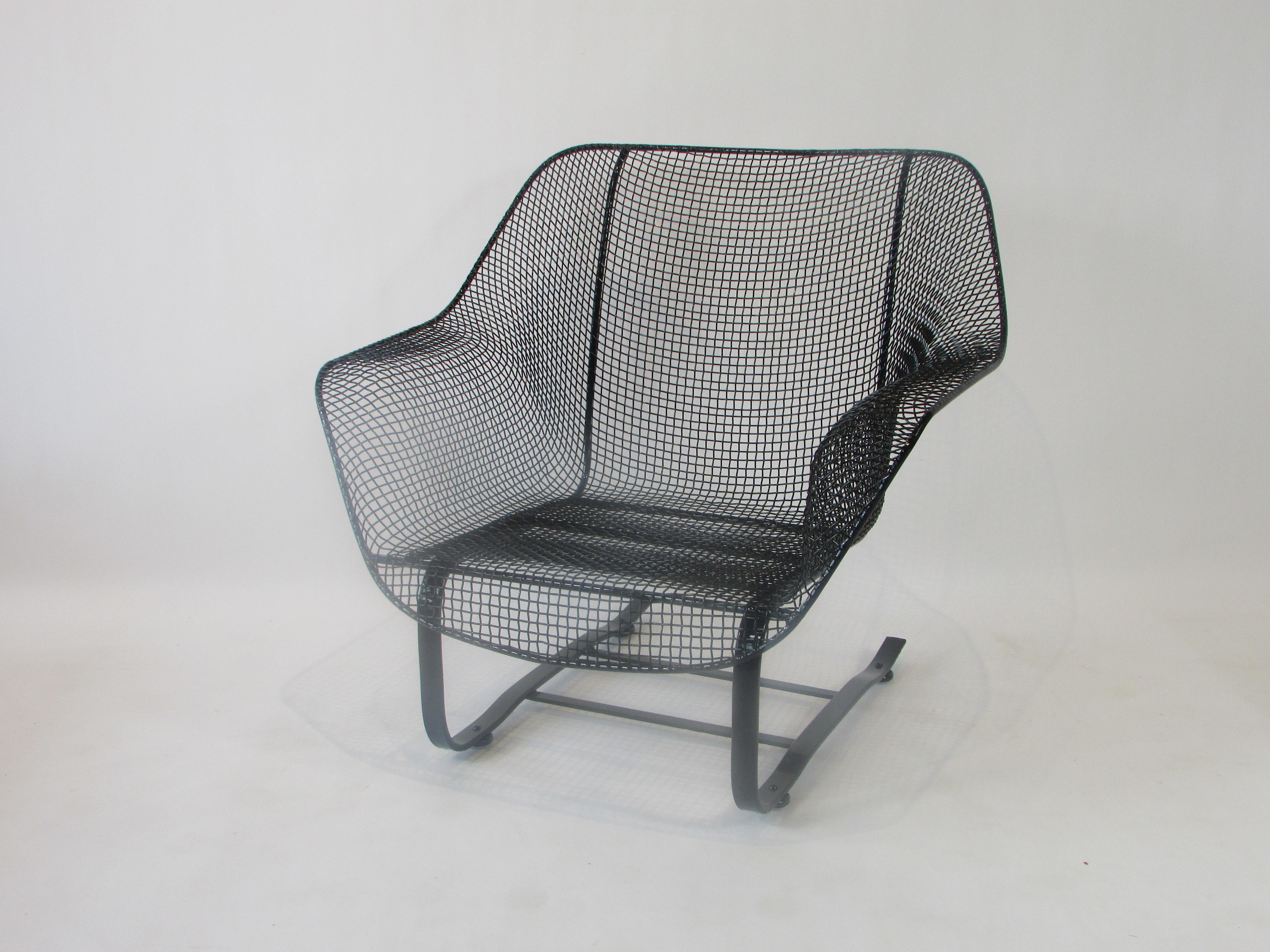 Restaurierte schmiedeeiserne Freischwinger-Sessel mit Frühlingsfuß aus Woodard, Paar (Stahl) im Angebot