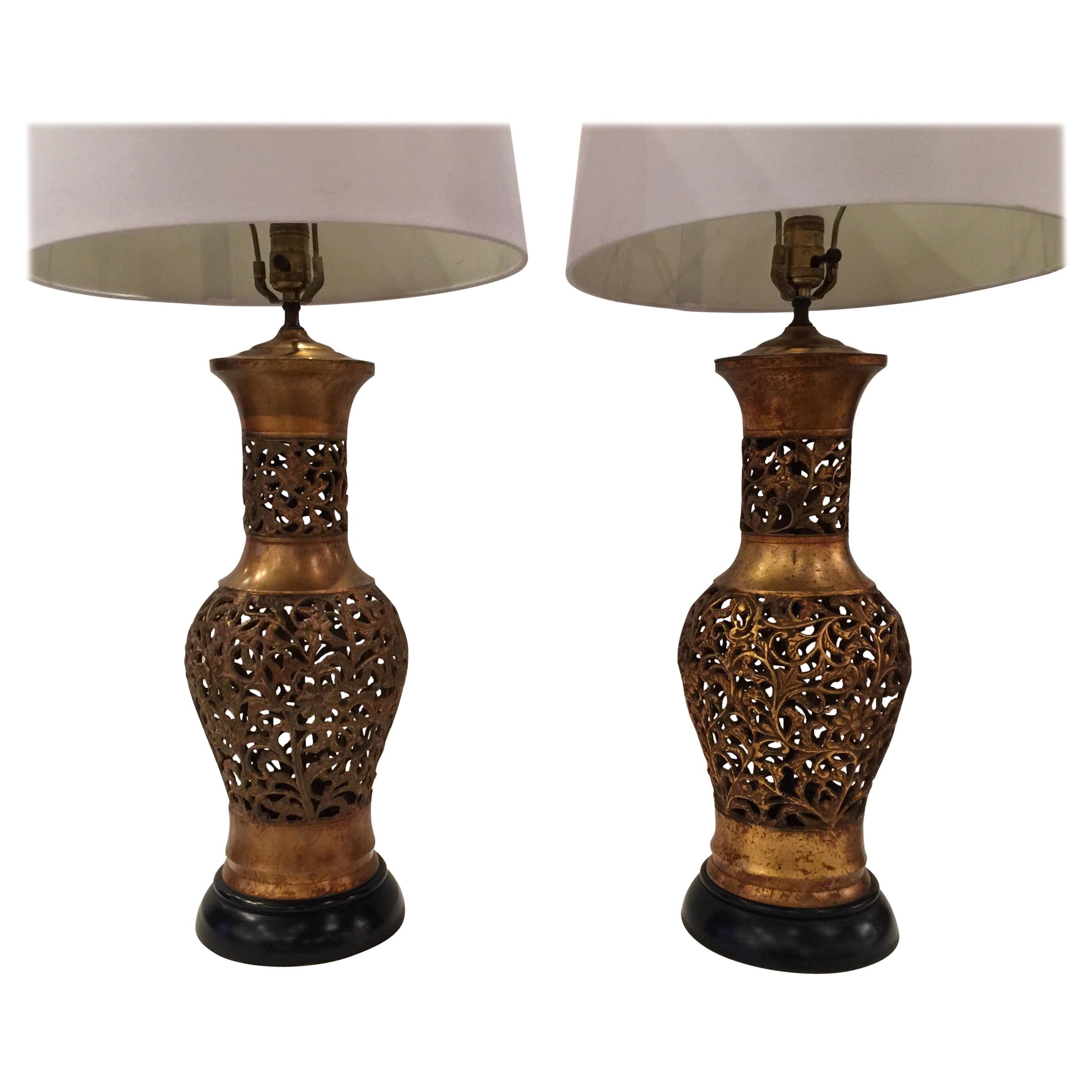 Pair of Reticulated Chinoiserie Urn Weather Gilt Table Lamps with Wood Bases For Sale