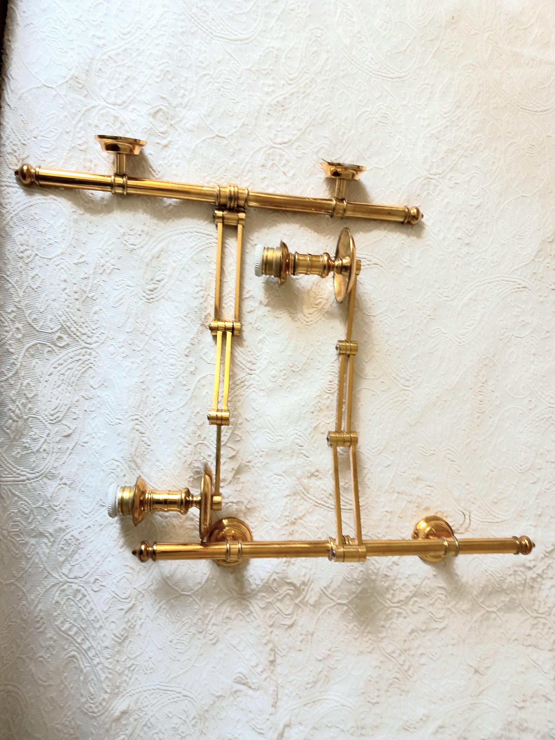 Coppia di lampade da parete a scomparsa o in ottone  Francia metà del .20° secolo in vendita 9