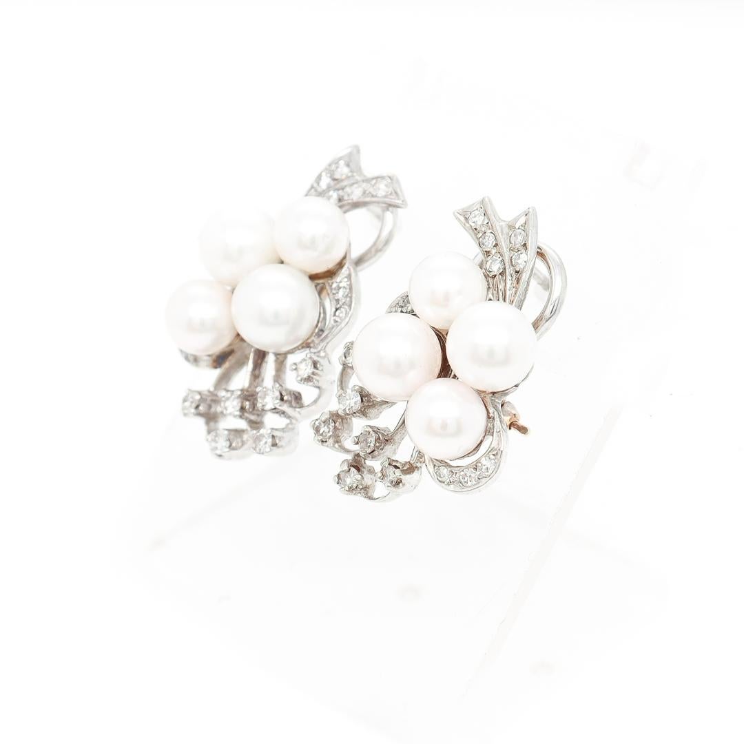 Paar Retro-Ohrringe aus 14 Karat Weißgold, Perlen und Diamanten Damen im Angebot