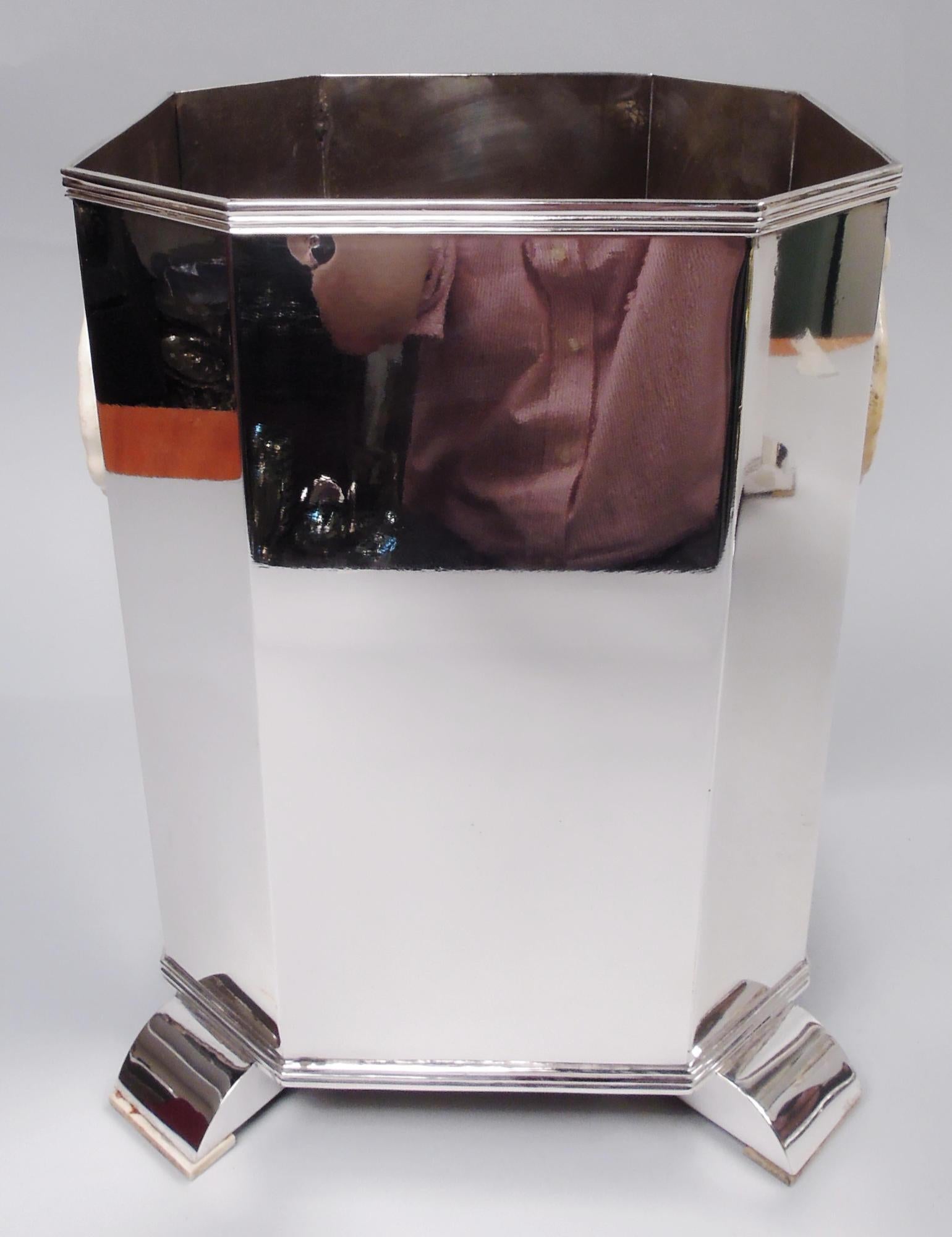 Pair of Retro Deco Wine Coolers In Good Condition For Sale In New York, NY