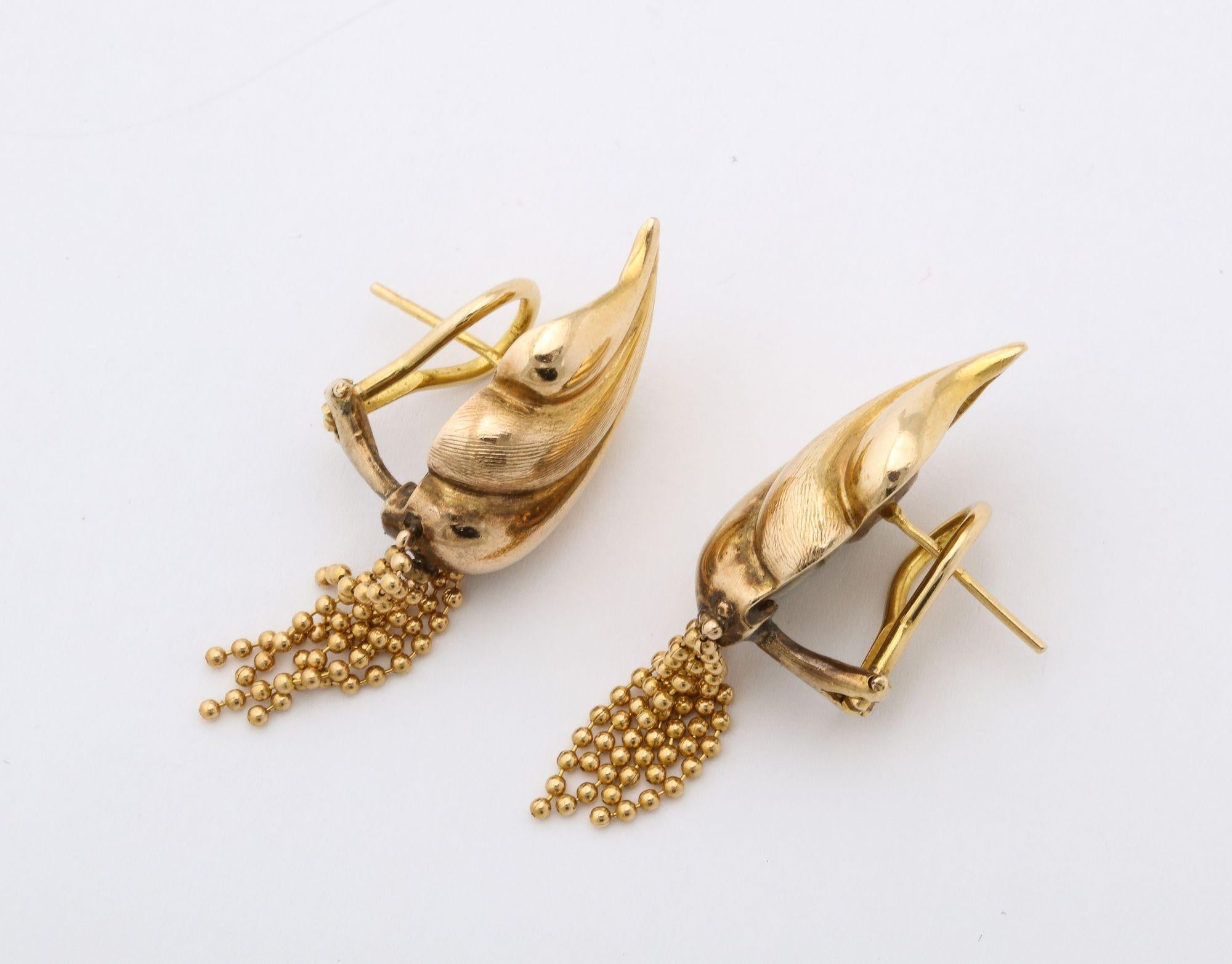 Pair of Retro Gold Shell Form Earrings 2