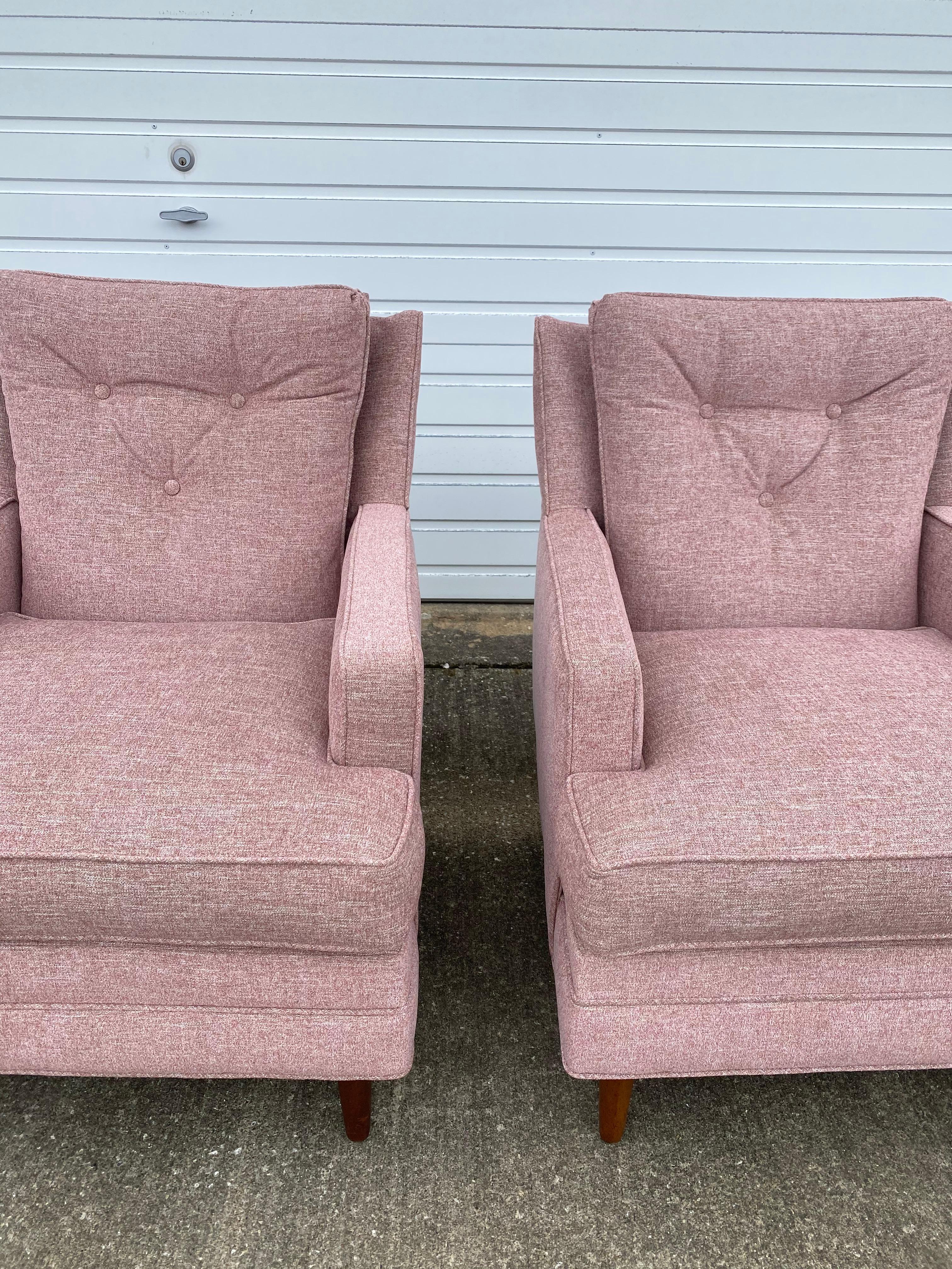Pair of Reupholstered 1960s Flair Club Chairs by Bernhardt In Good Condition For Sale In Medina, OH