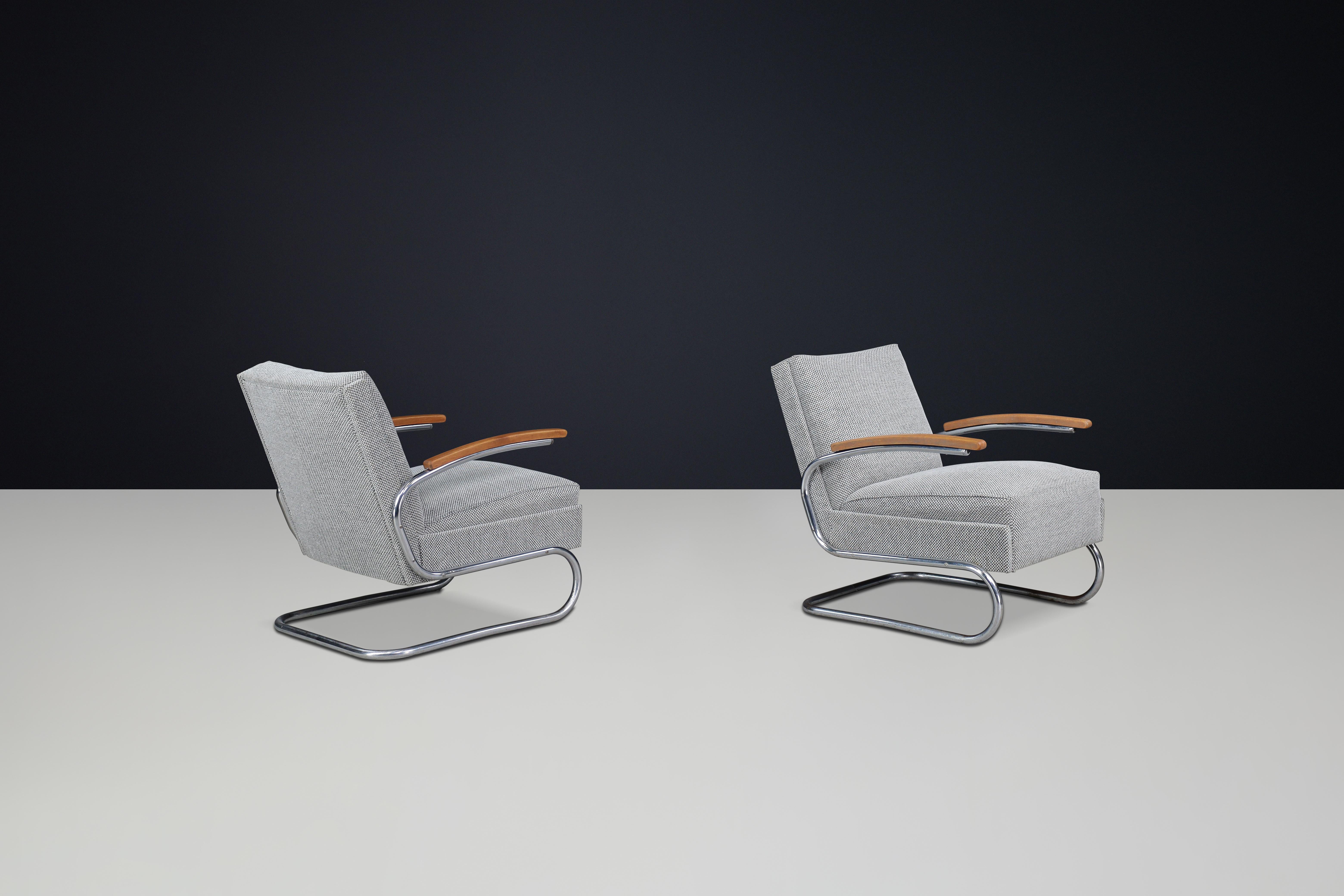 Coppia di poltrone a sbalzo Thonet di Bauhaus rivestite, in acciaio tubolare, 1935 In condizioni buone in vendita a Almelo, NL