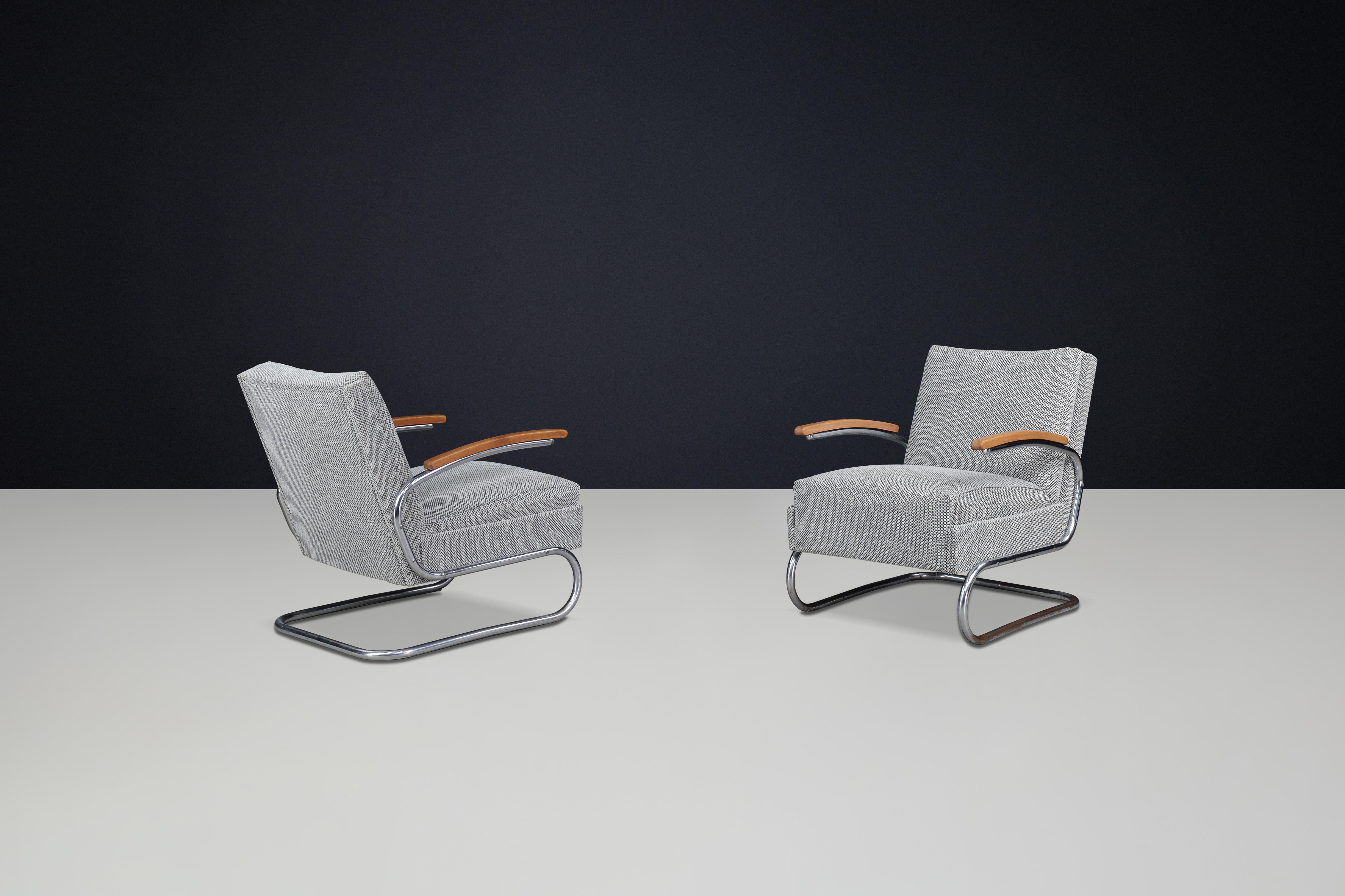 XX secolo Coppia di poltrone a sbalzo Thonet di Bauhaus rivestite, in acciaio tubolare, 1935 in vendita
