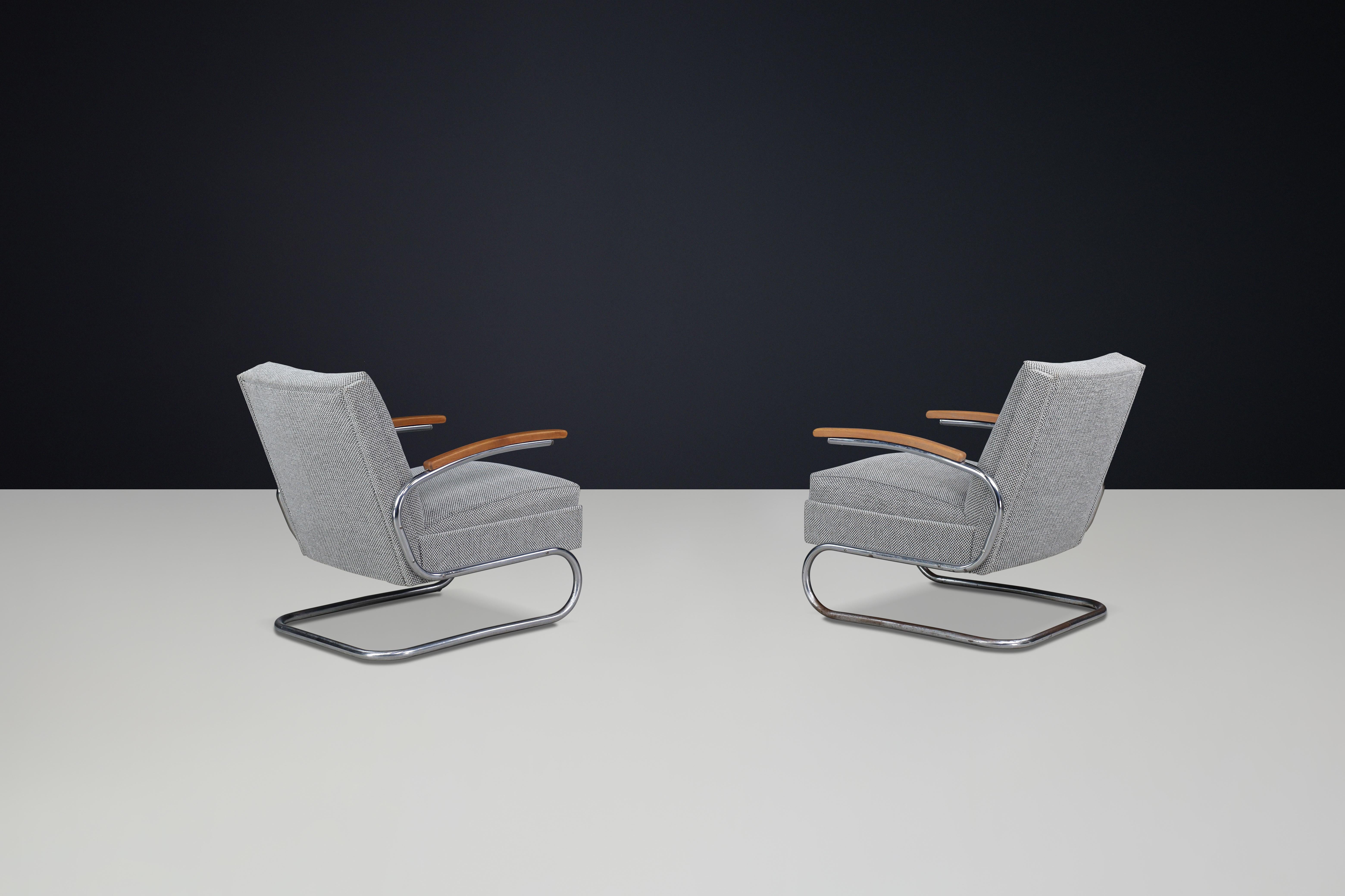 Tappezzeria Coppia di poltrone a sbalzo Thonet di Bauhaus rivestite, in acciaio tubolare, 1935 in vendita