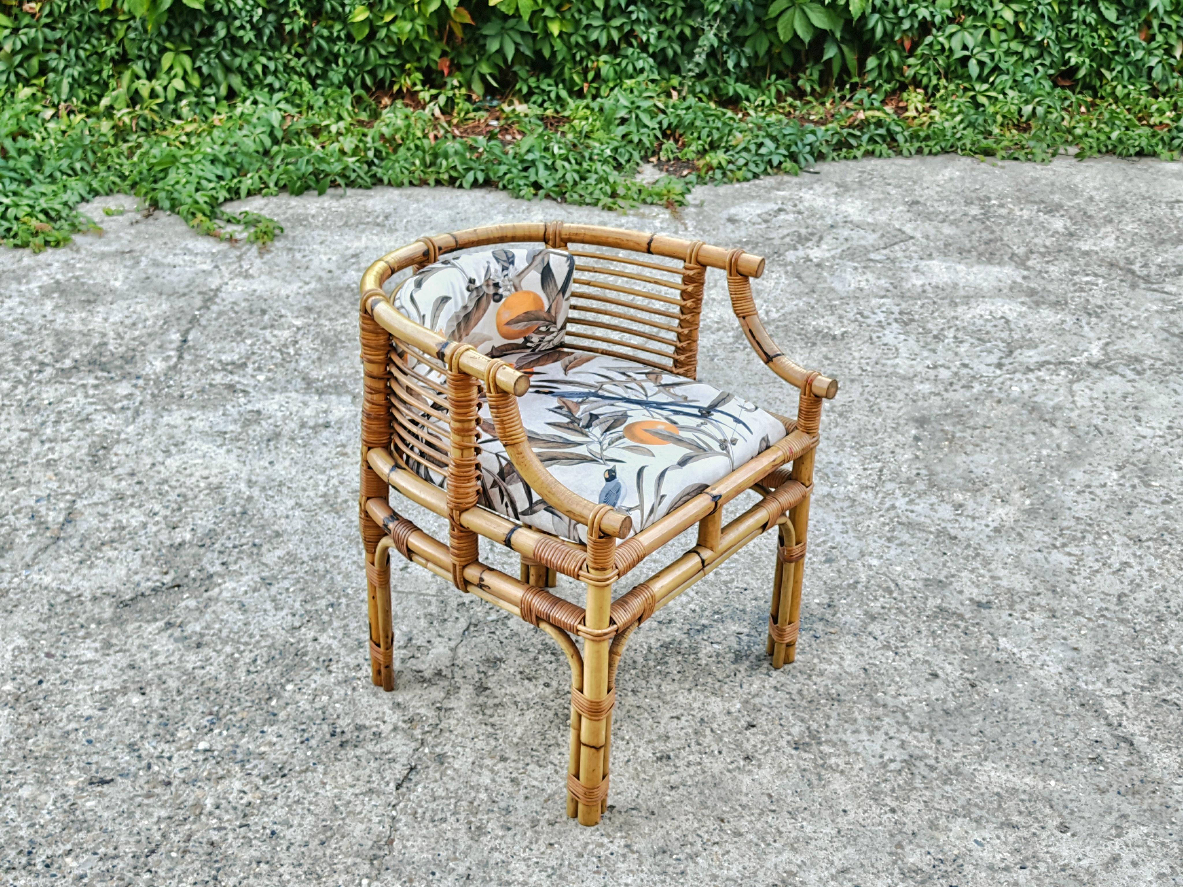 Pareja de sillones de mediados de siglo retapizados, forma de herradura, Italia Años 50 en Bueno estado para la venta en Beograd, RS