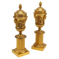 Ein Paar Wendbare Cassolettes/Kandelaberhalter aus vergoldeter Bronze, 19. Jahrhundert, Französisch