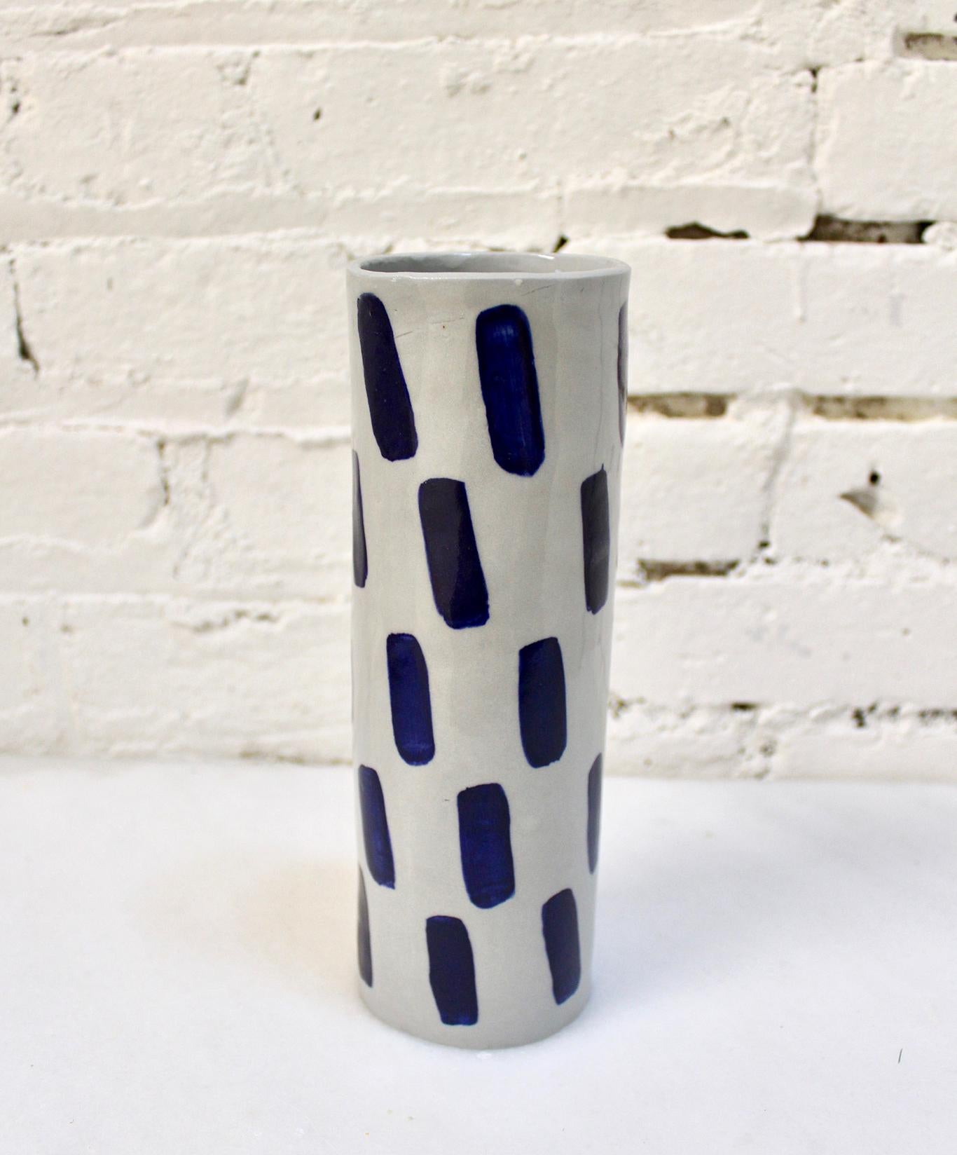 Modern Pair of Rhythm Vases by Isabel Halley, in Pale Grey Porcelain with Cobalt Glaze For Sale