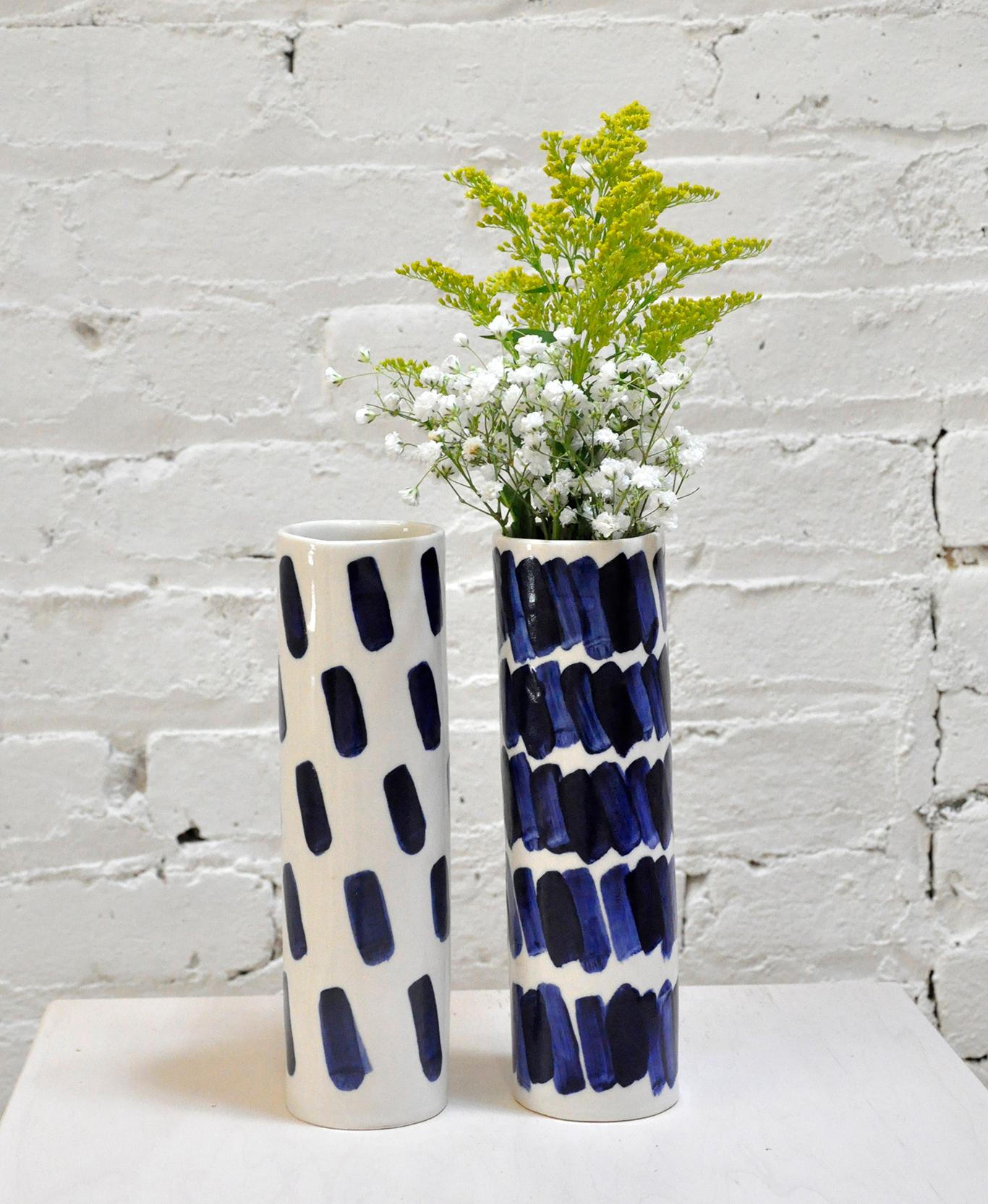 Pair of Rhythm Vases by Isabel Halley, in White Porcelain with Cobalt Glaze In New Condition In Brooklyn, NY