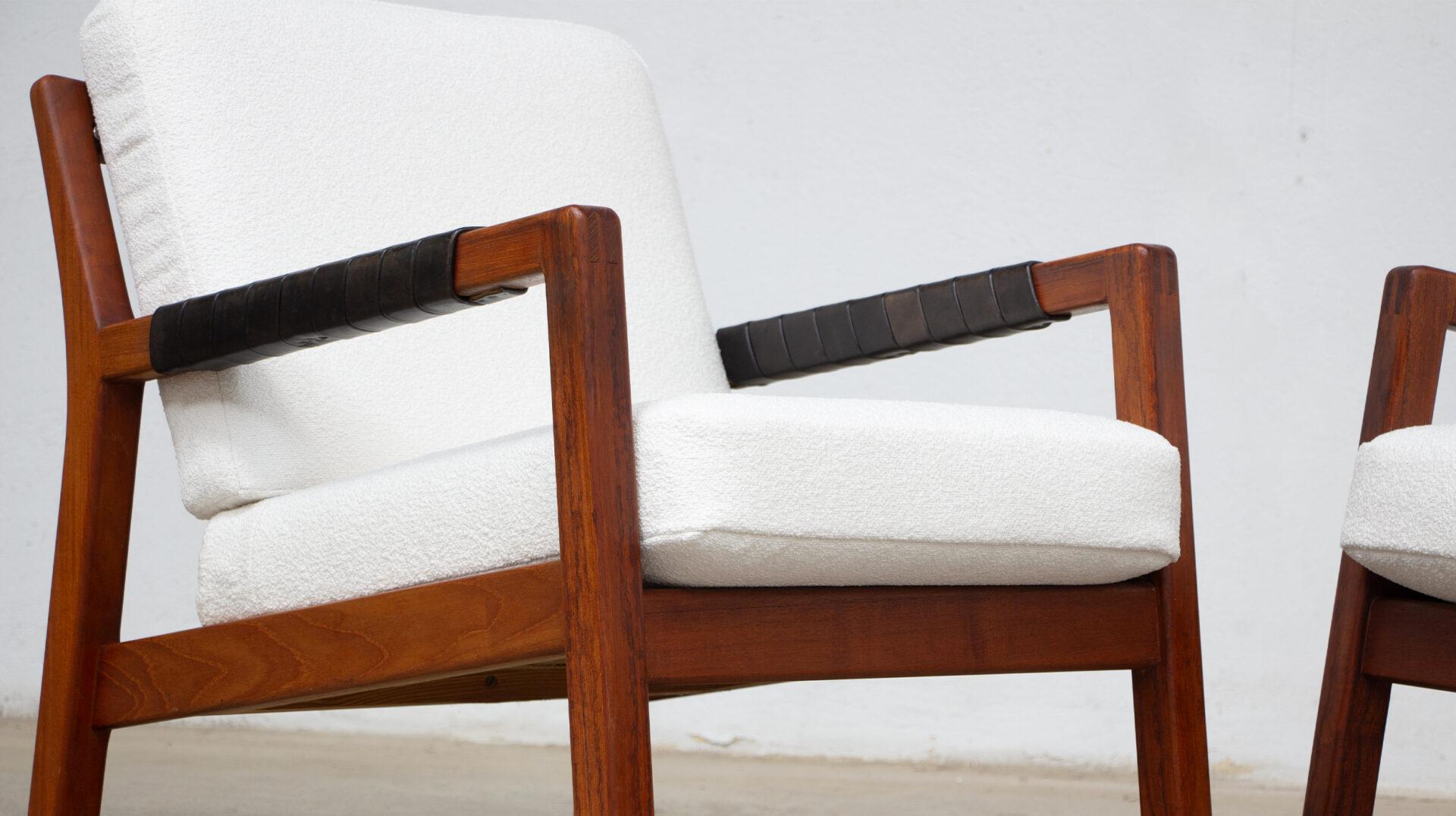 Pair of ‘Rialto’ armchairs by Gustaf Hiort af Ornäs for Puunveisto Oy For Sale 3