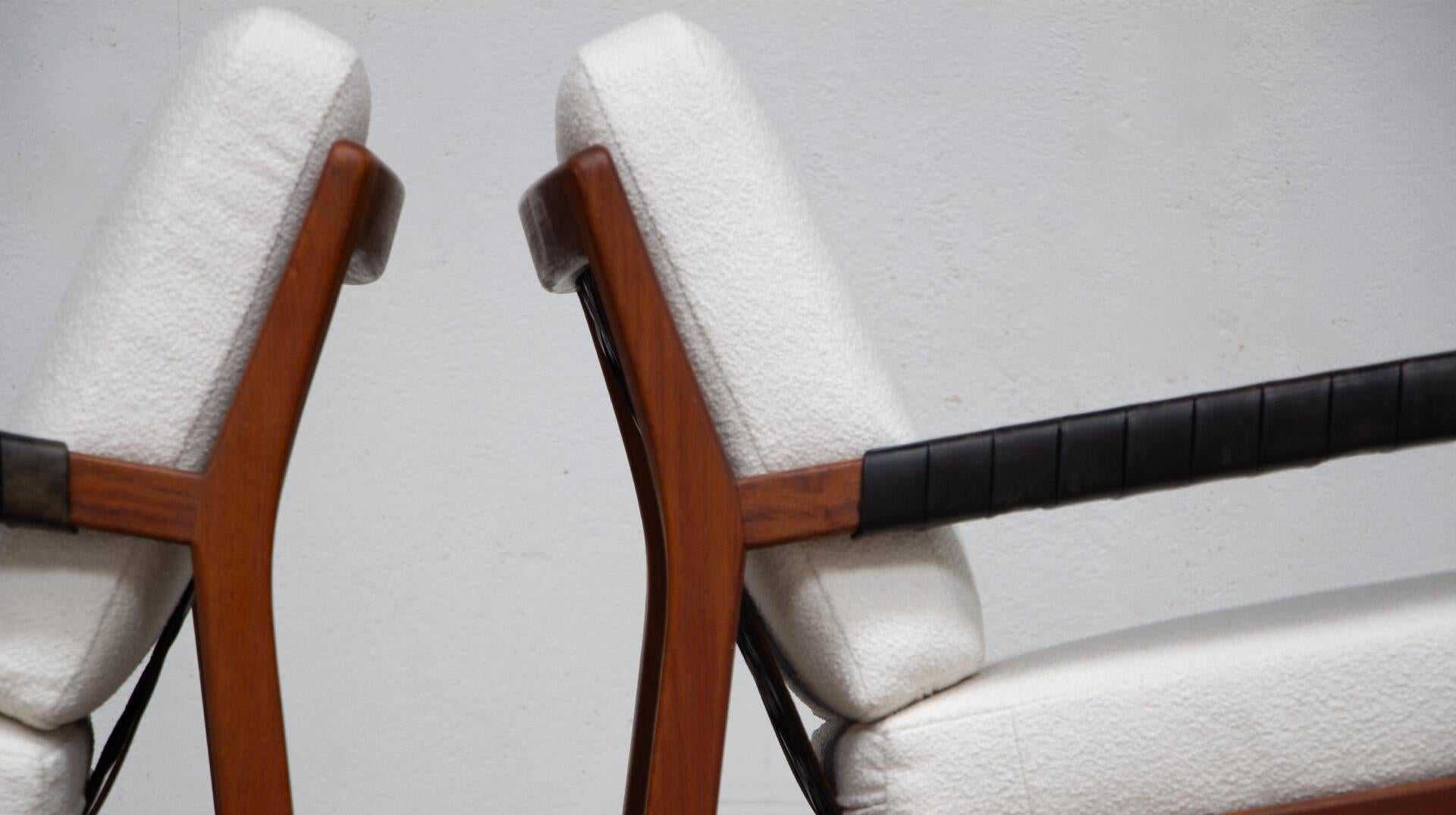 Pair of ‘Rialto’ armchairs by Gustaf Hiort af Ornäs for Puunveisto Oy For Sale 1