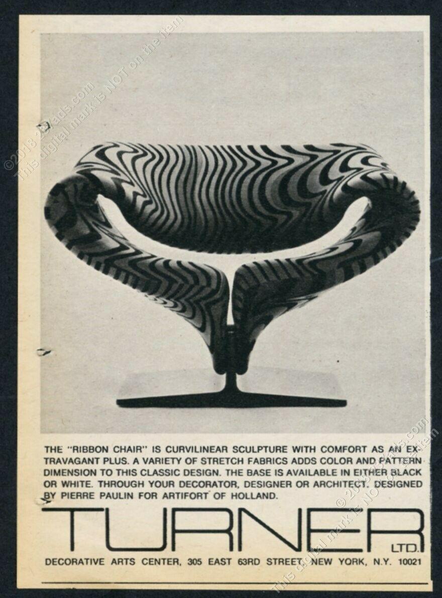 Pair of sculptural Ribbon chairs model no. F 582 and footstools model no. P 582 designed by Pierre Paulin. Manufactured by Artifort and distributed by Turner Ltd in the late 1960s. Incredible swooping lines and contoured shape, an innovative vision