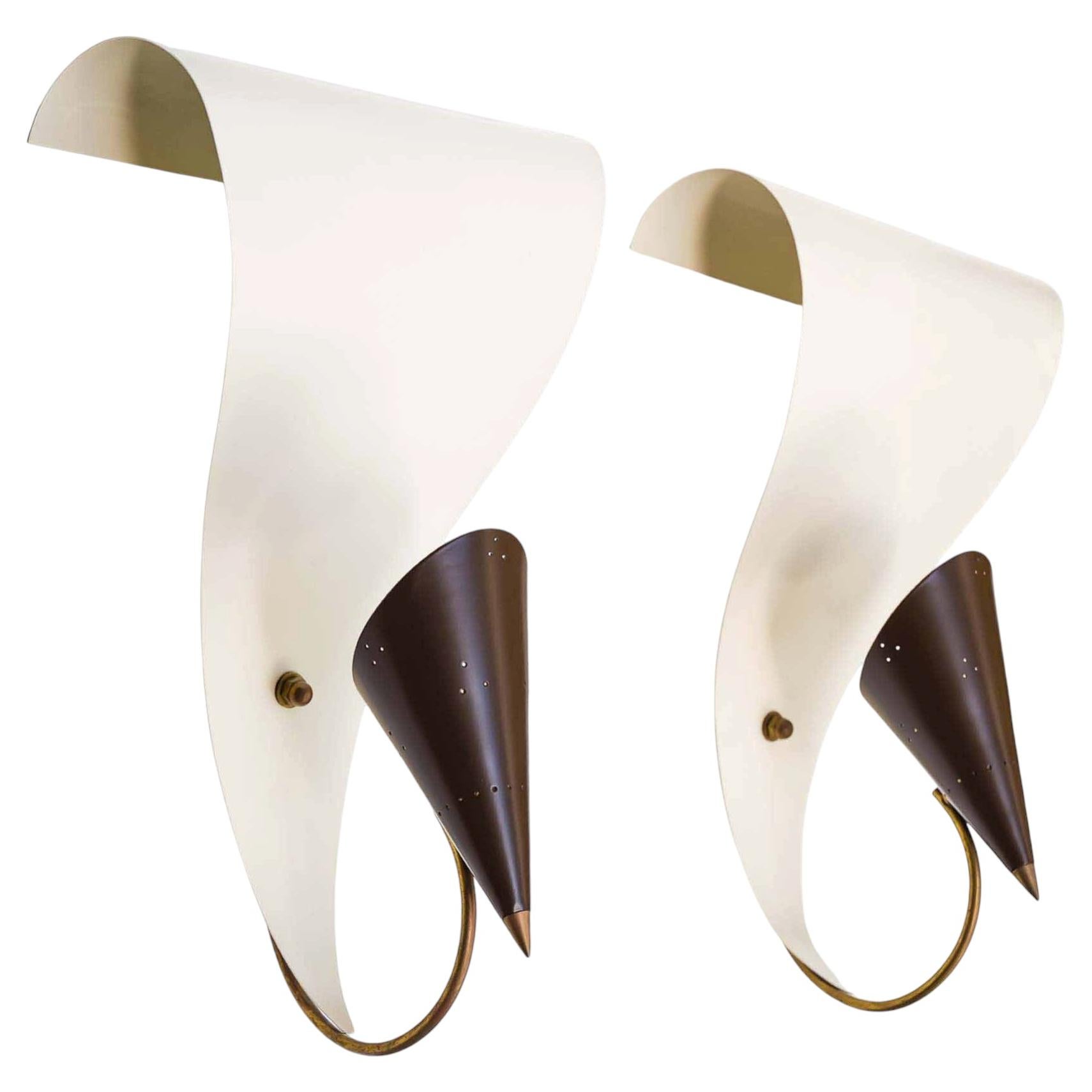 Pair of Riccio scones white & brown enamel metal attributed to Gilardi Barzaghi For Sale