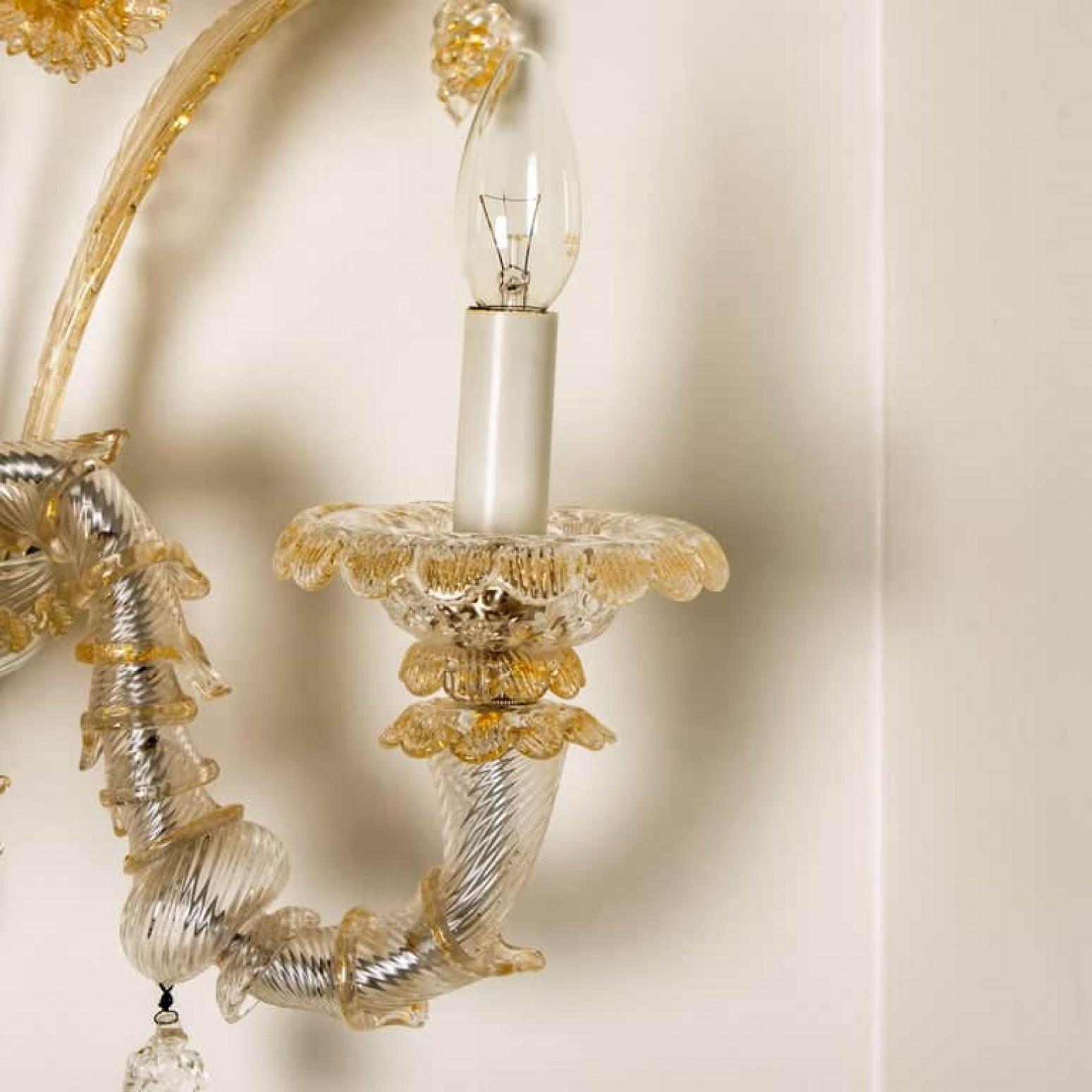 Italiano Coppia di ricche lampade da parete veneziane, Venezia, Murano, circa 1960 in vendita