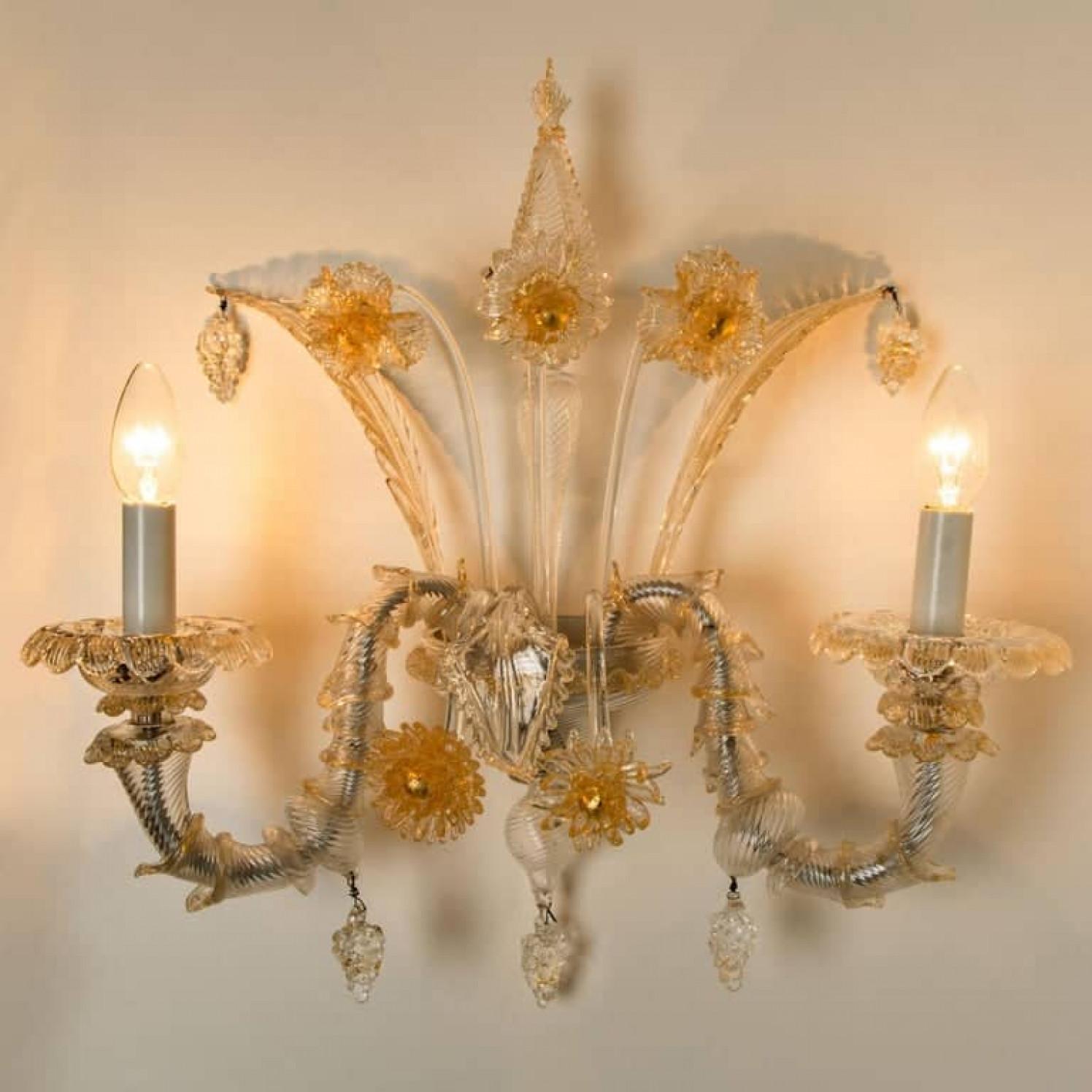 Metallo Coppia di ricche lampade da parete veneziane, Venezia, Murano, circa 1960 in vendita