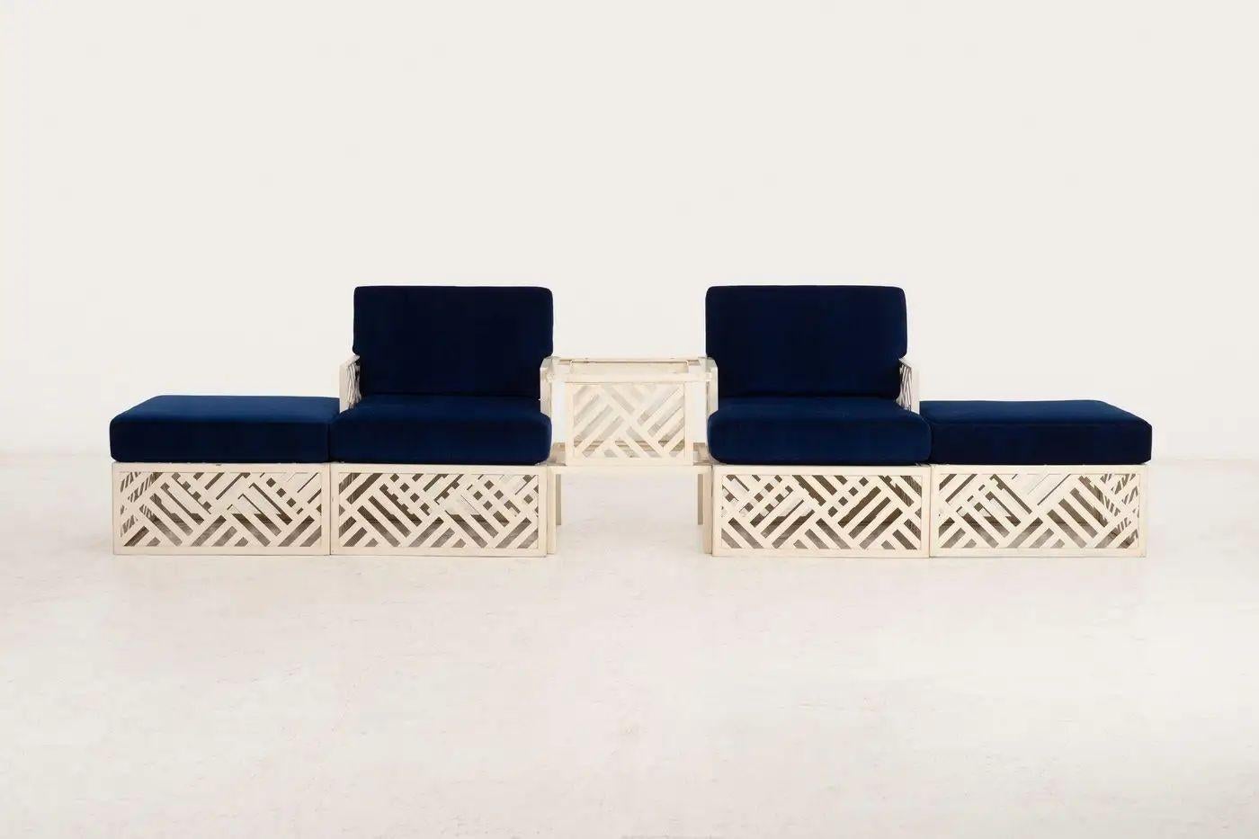 Pair of Richard L. Sandfort Aluminum End Tables and Ottomans, 1950 en venta 4