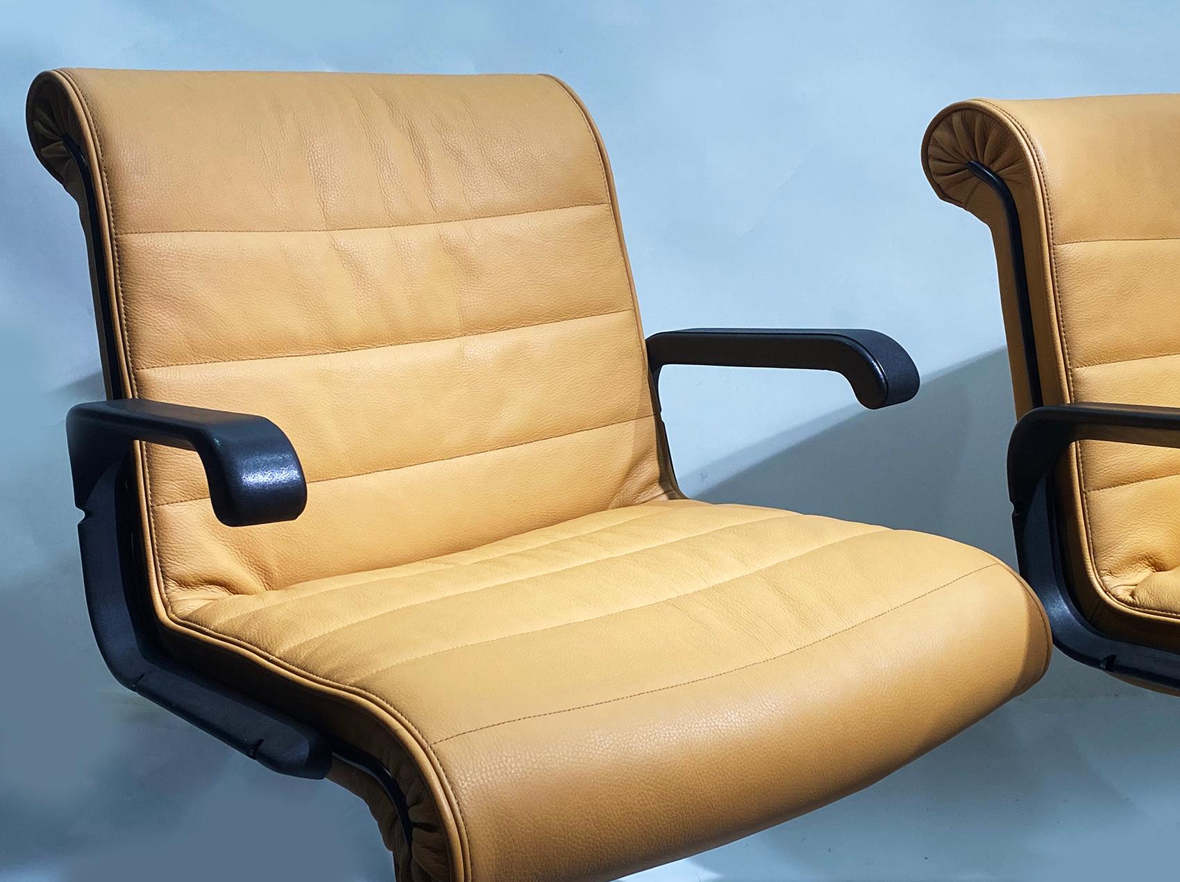 20ième siècle Paire de chaises de bureau de Richard Sapper pour Knoll en vente