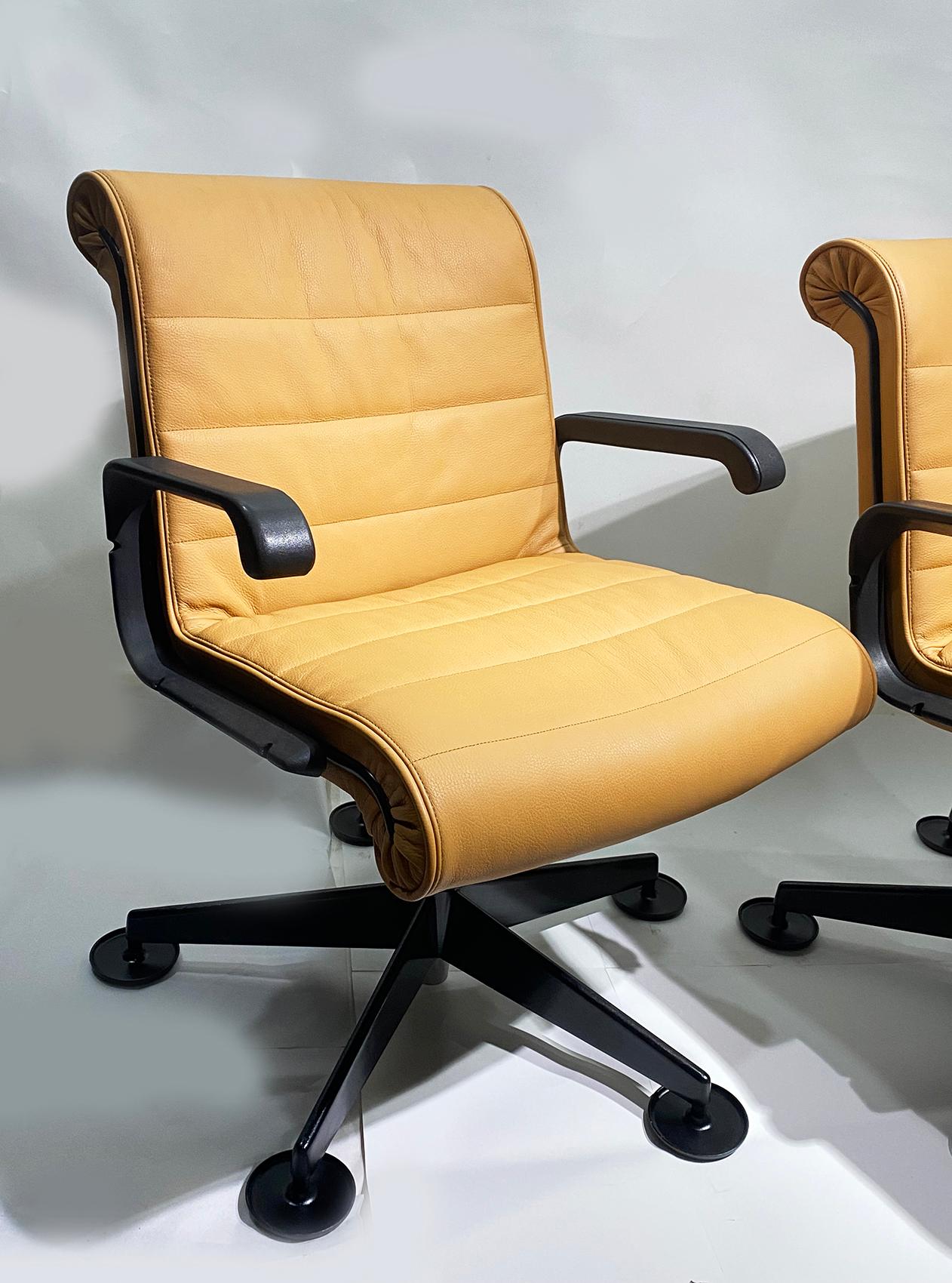 Acier Paire de chaises de bureau de Richard Sapper pour Knoll en vente