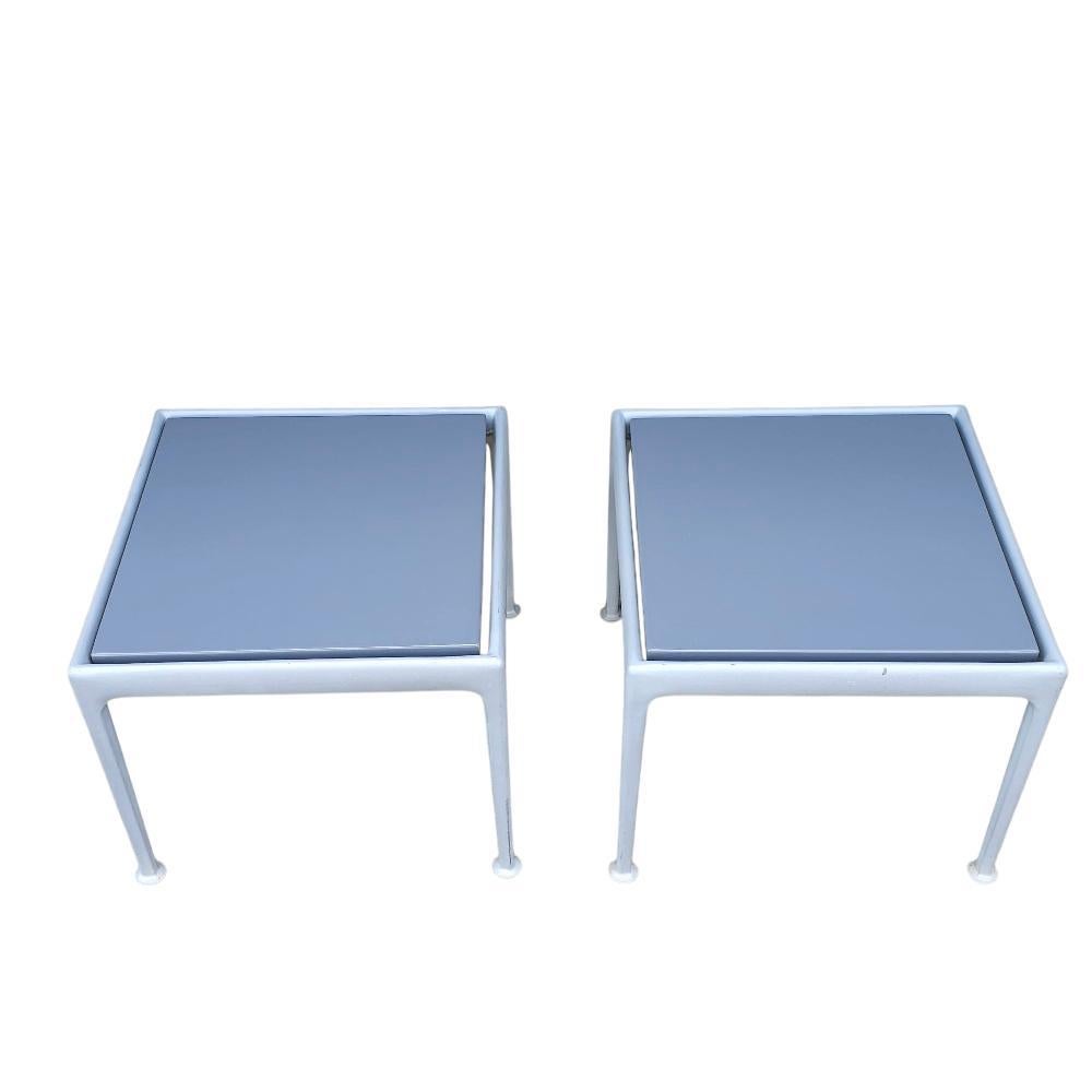 Ein Paar Richard Schultz 1966 Collection Outdoor End Tables. (amerikanisch) im Angebot