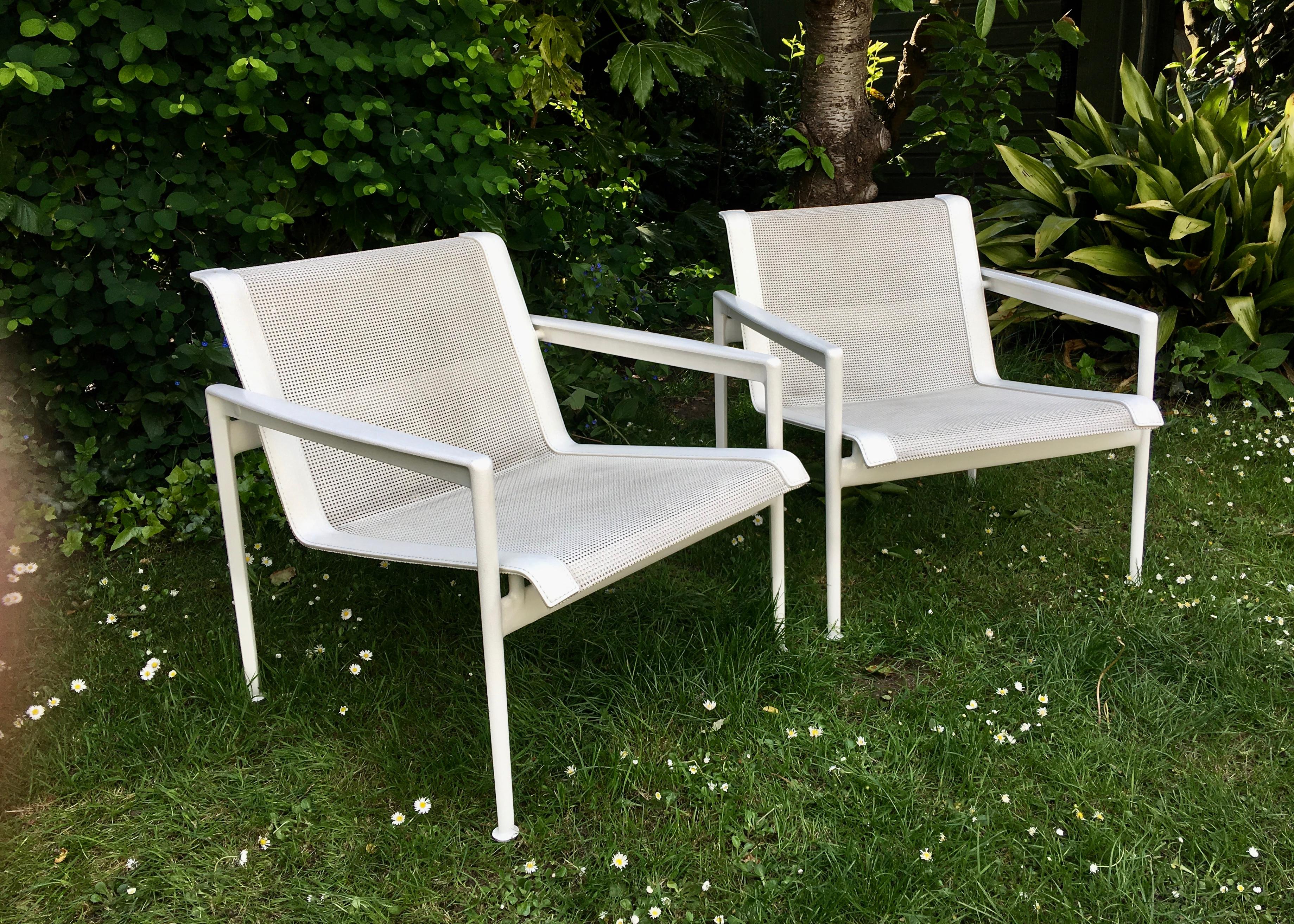 Mid-Century Modern Pair of Richard Schultz 1966 Series Lounge Chair with Arms for B & B Italia