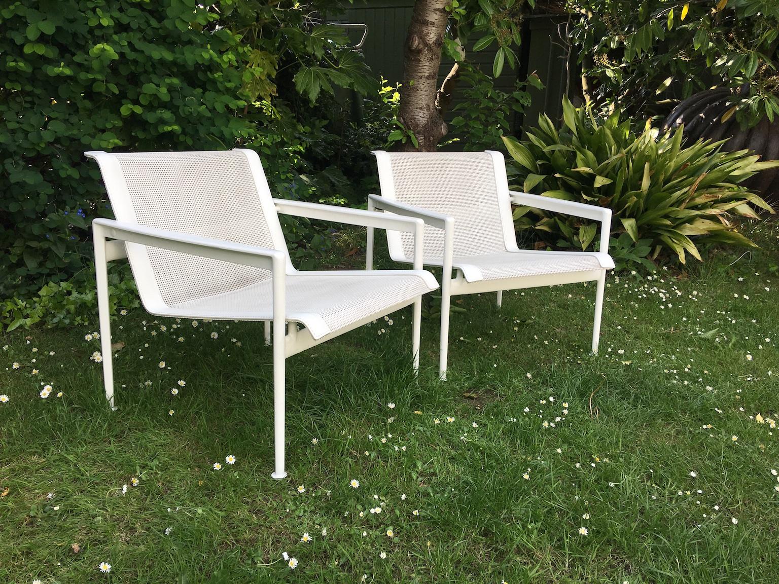 Pair of Richard Schultz 1966 Series Lounge Chair with Arms for B & B Italia In Good Condition In Richmond, Surrey