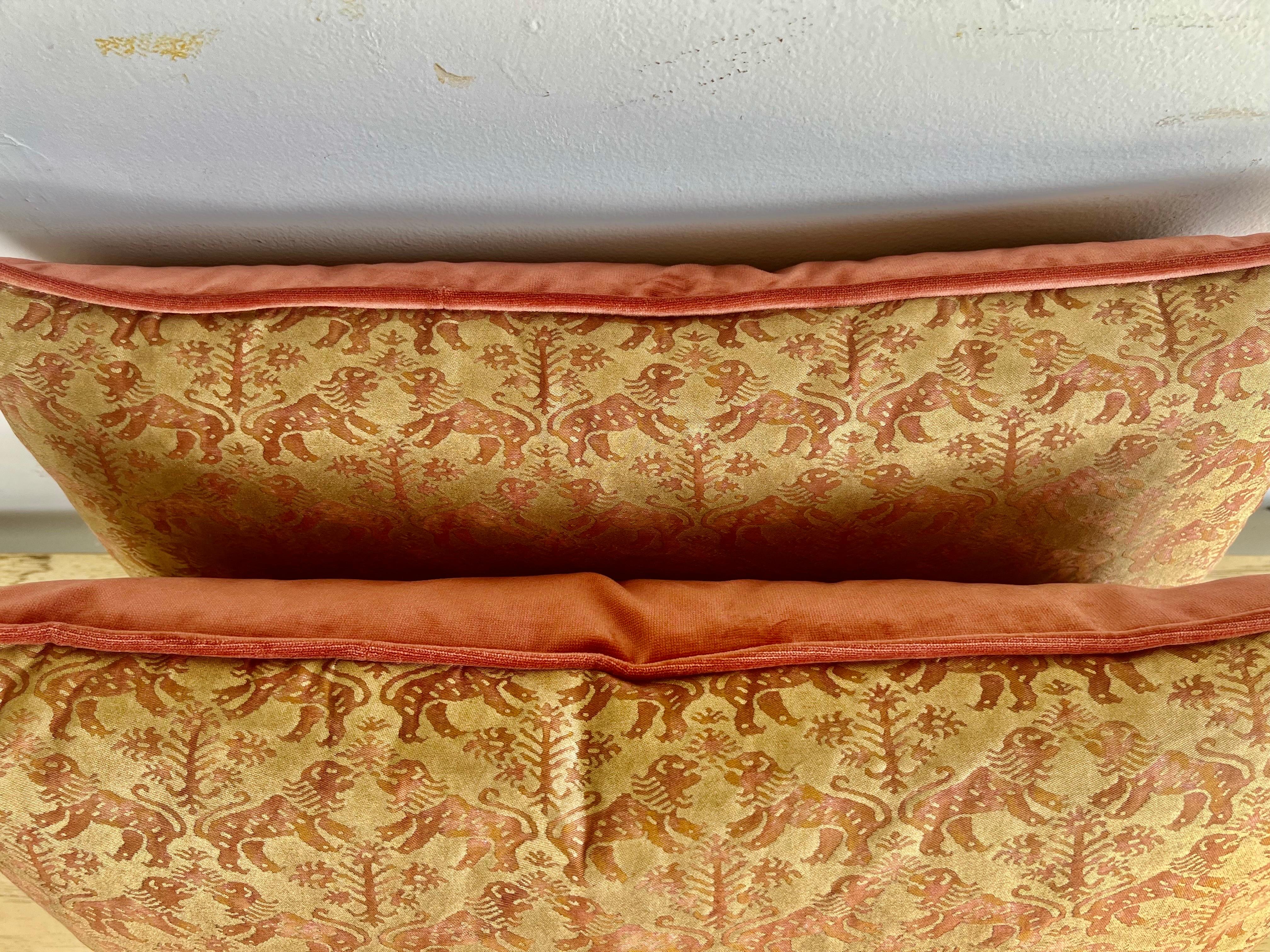 Italian Pair of Richeleau Patterned Fortuny Pillows  For Sale