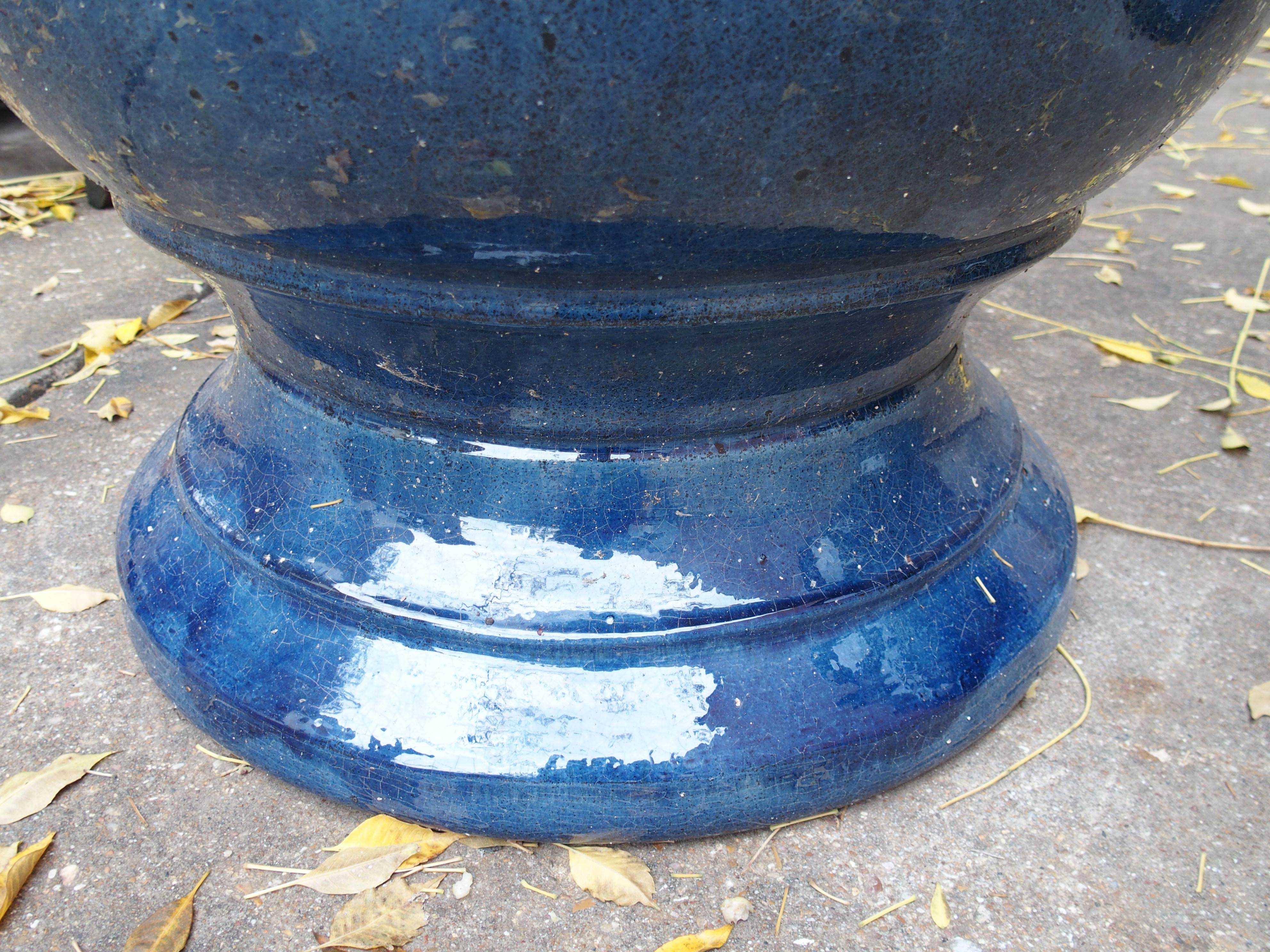 Paar reich glasierte kobaltblaue Gartentöpfe aus Anduze, Frankreich im Angebot 1