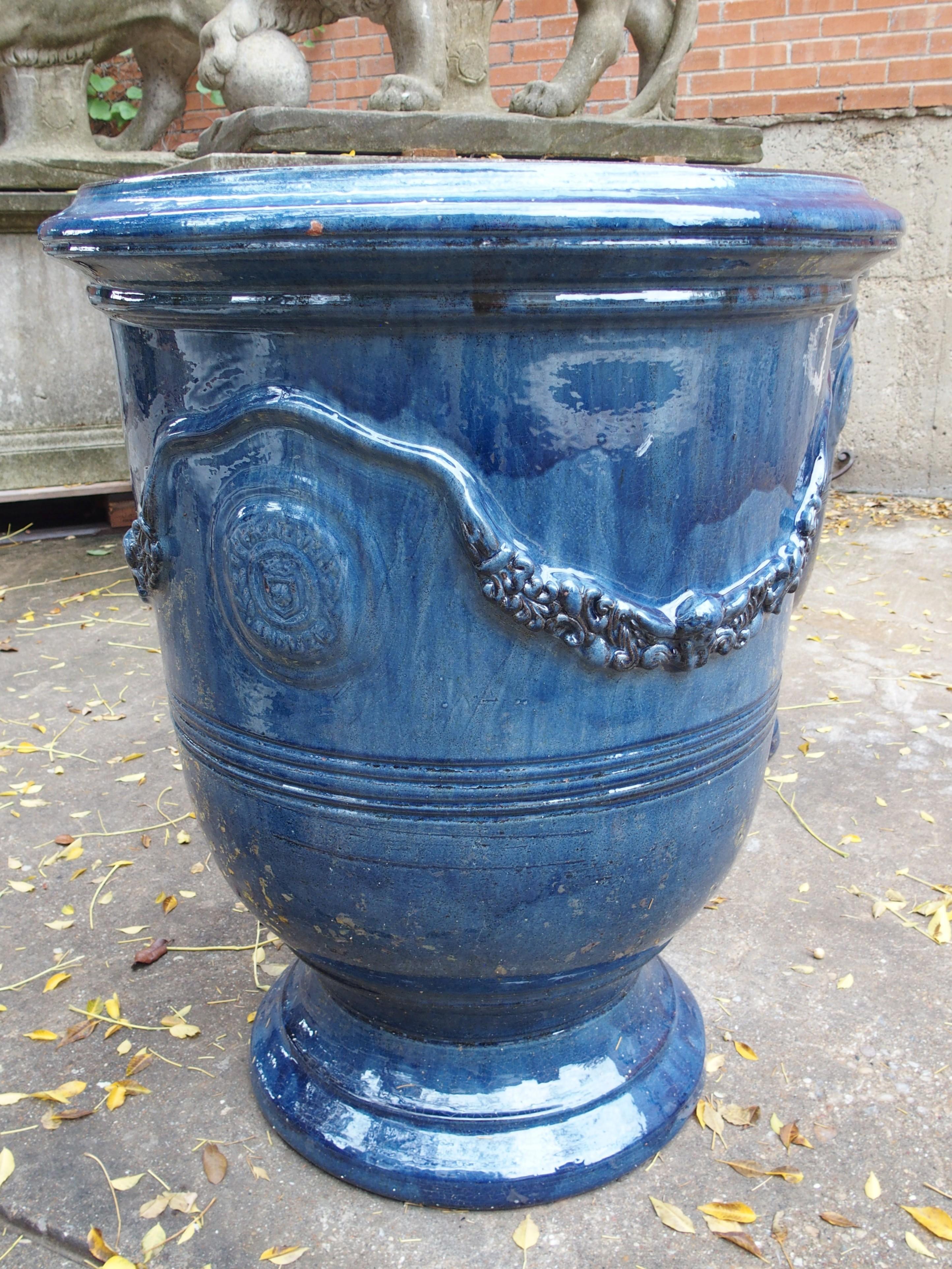 Paar reich glasierte kobaltblaue Gartentöpfe aus Anduze, Frankreich im Angebot 2