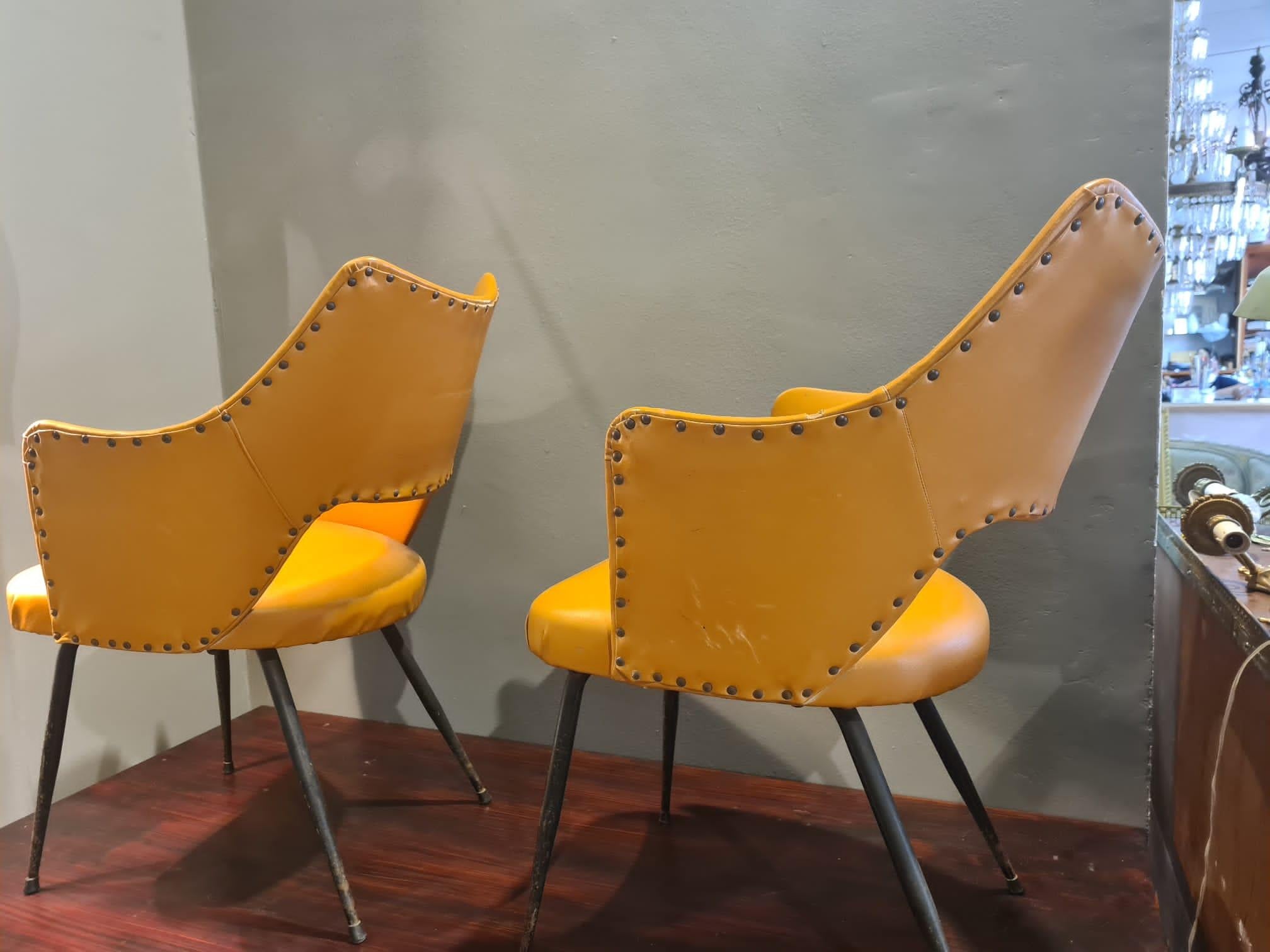 Paar Sessel im RIMA-Design, hergestellt in Italien (Moderne) im Angebot