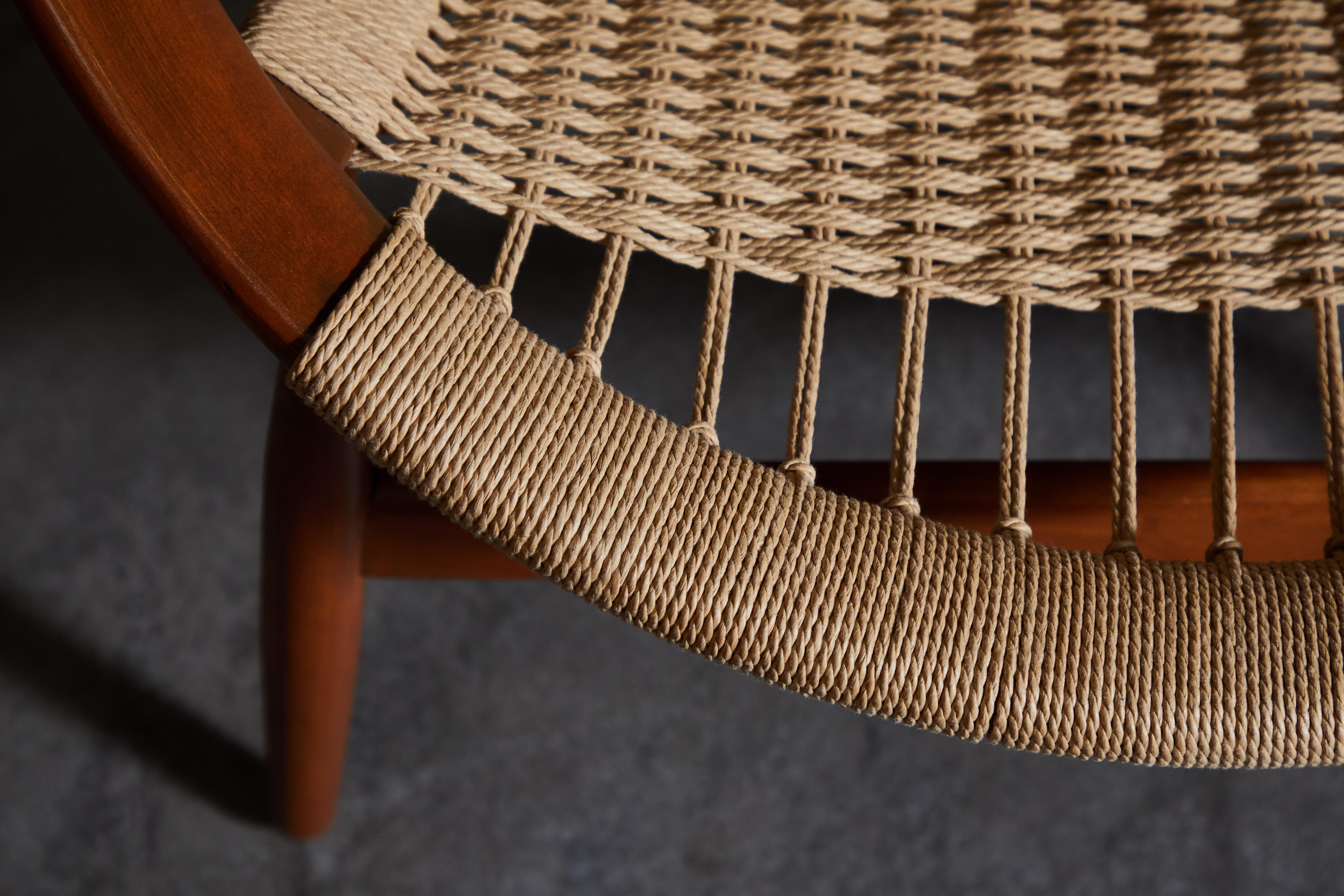 Hand-Woven Pair of Ringstol Lounge Chairs by Illum Wikkelsø