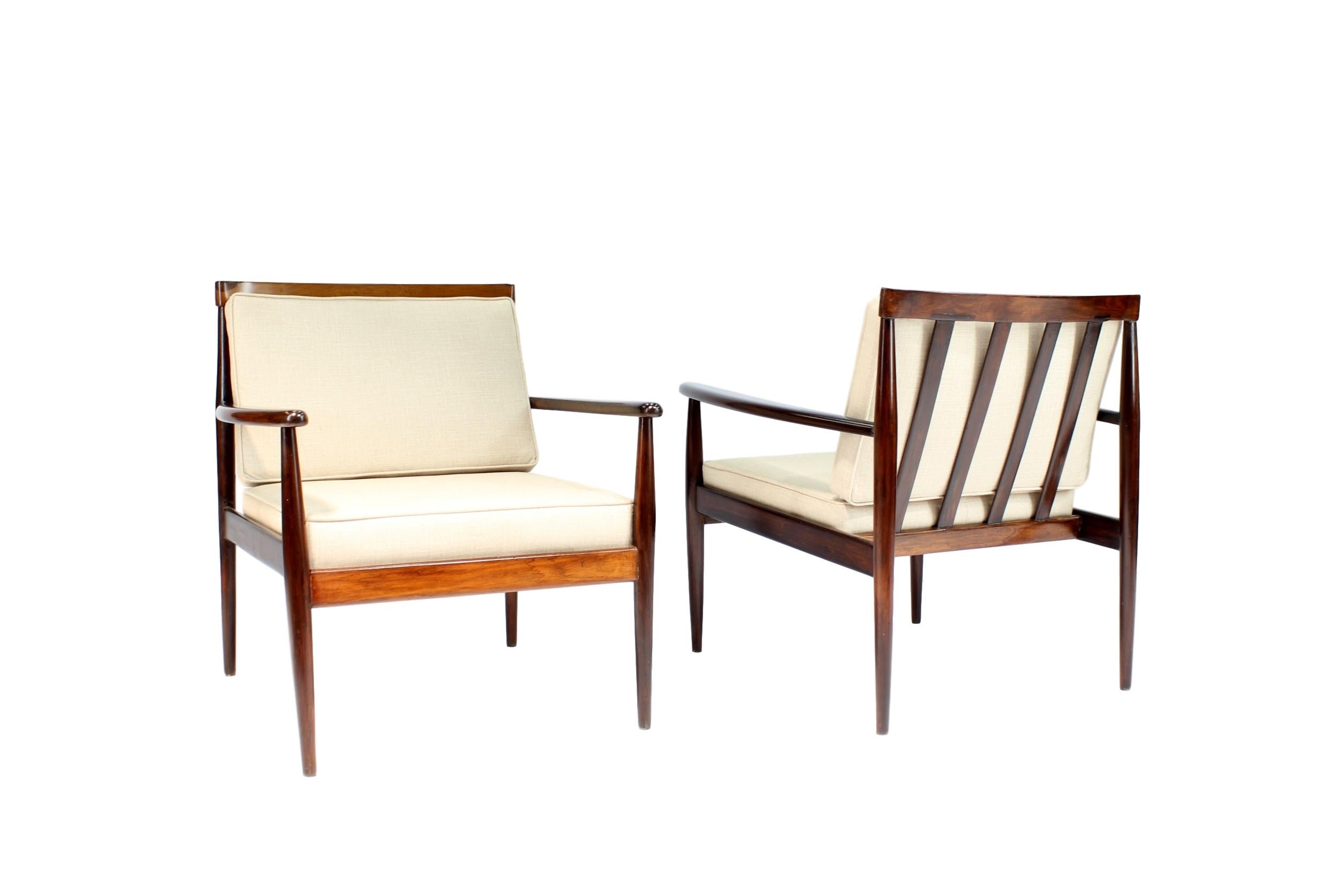 Before acquired by a Brazilian journalist, this set of iconic armchairs belonged to Largo do Boticario, a historic estate in Rio de Janeiro, Brazil. AccorHotels acquired the property last year (2018), and part of the furniture inventory has been
