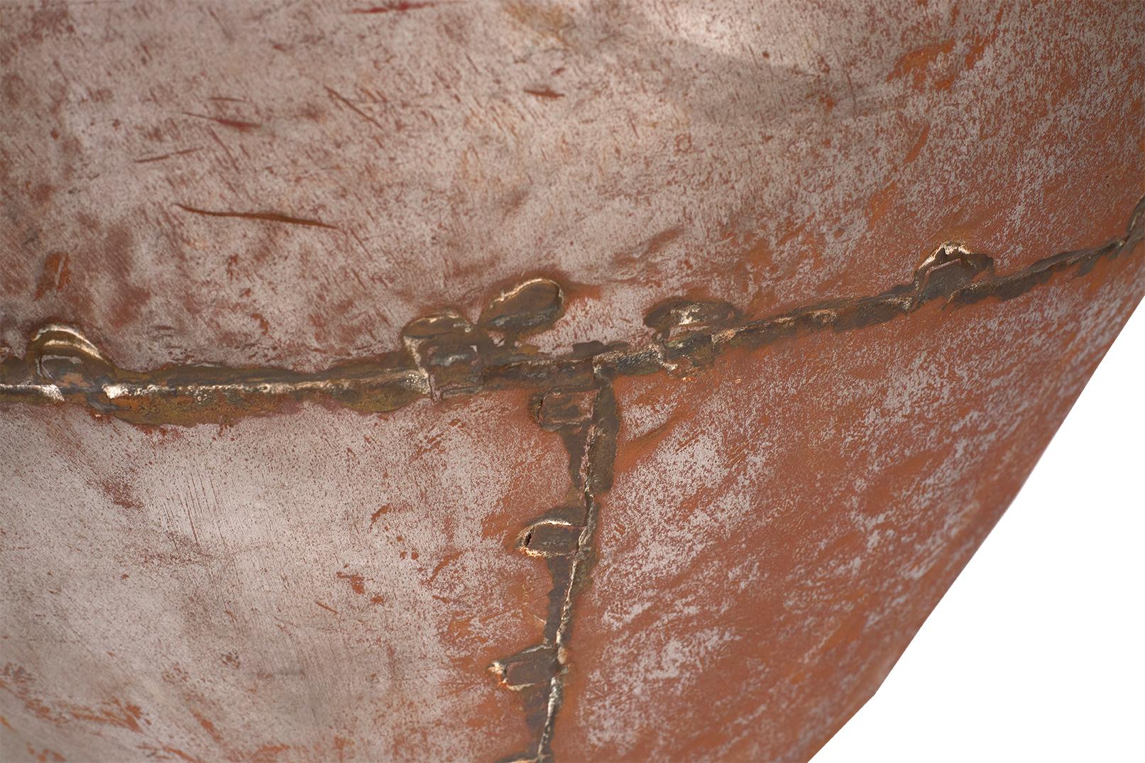 XX secolo Coppia di vasi da terra in ferro rivettato in vendita