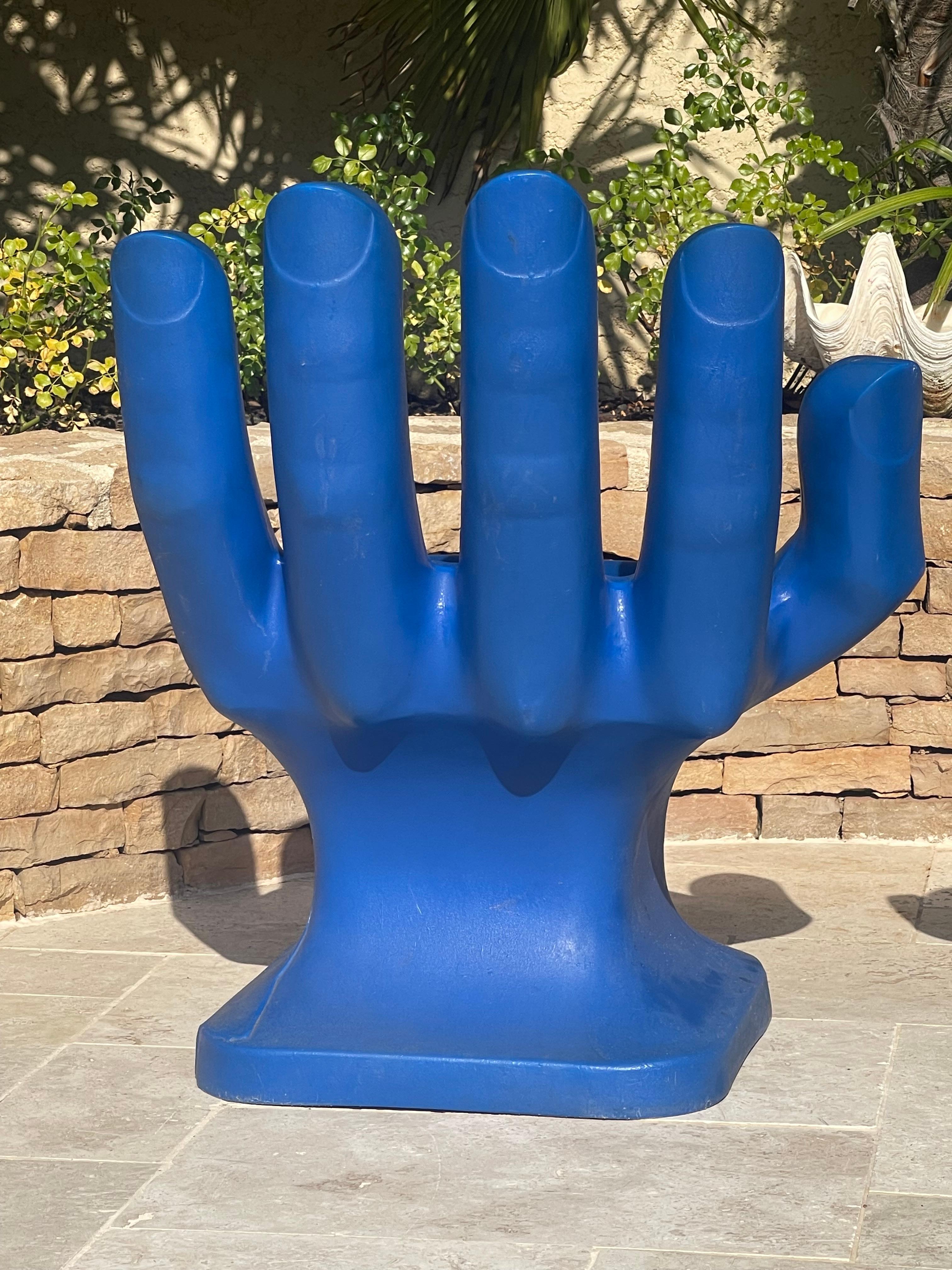 Pareja De Sillas RMIC Manos Azules, Siglo XX en venta 3