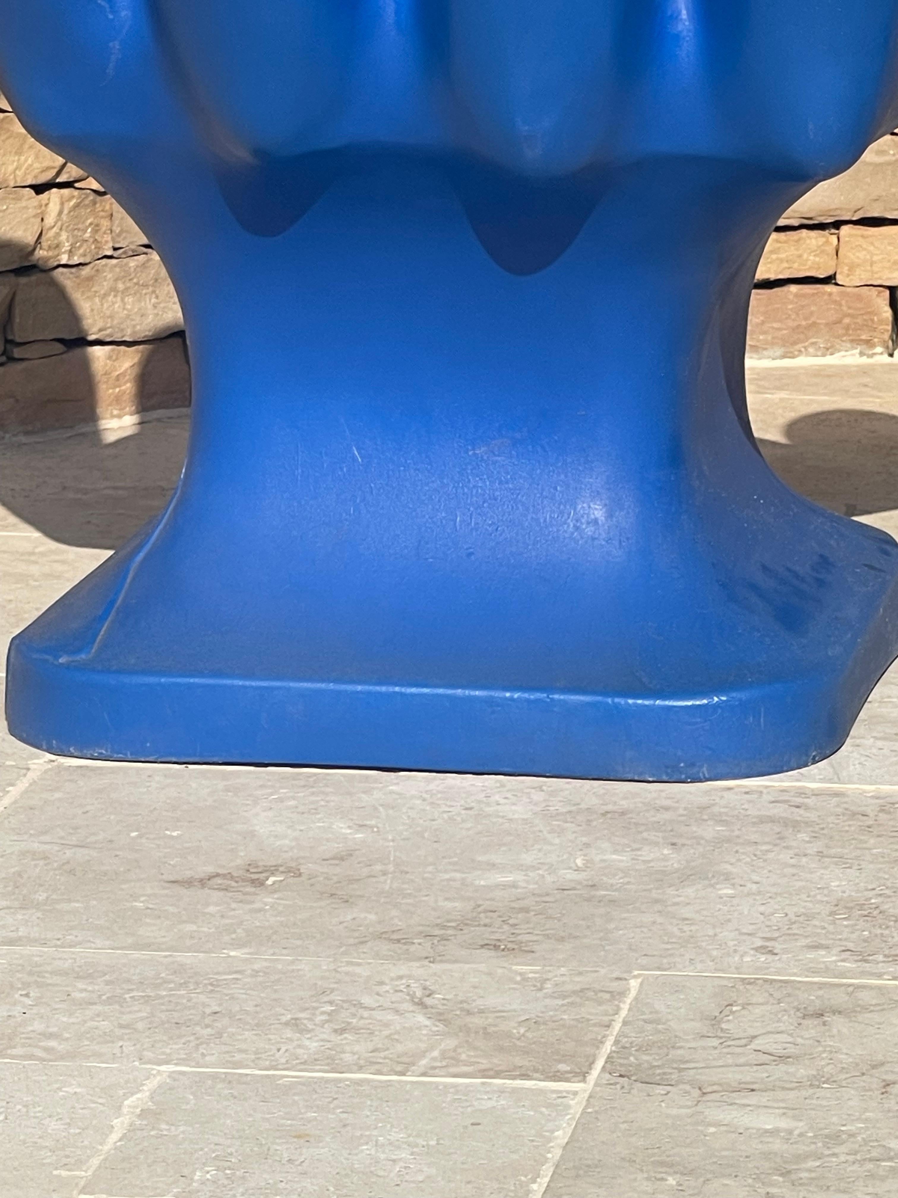 Pareja De Sillas RMIC Manos Azules, Siglo XX en venta 5