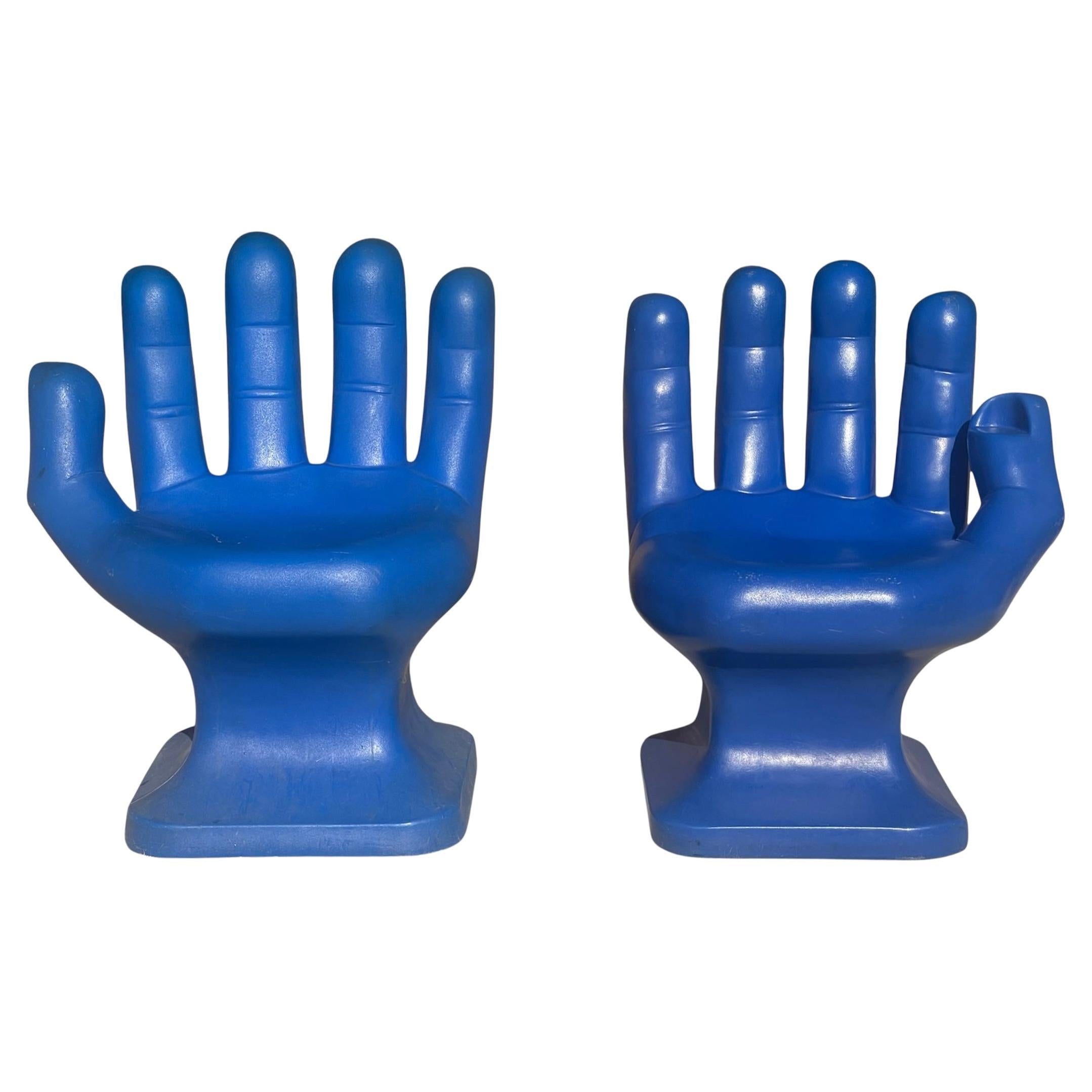 Pareja De Sillas RMIC Manos Azules, Siglo XX en venta