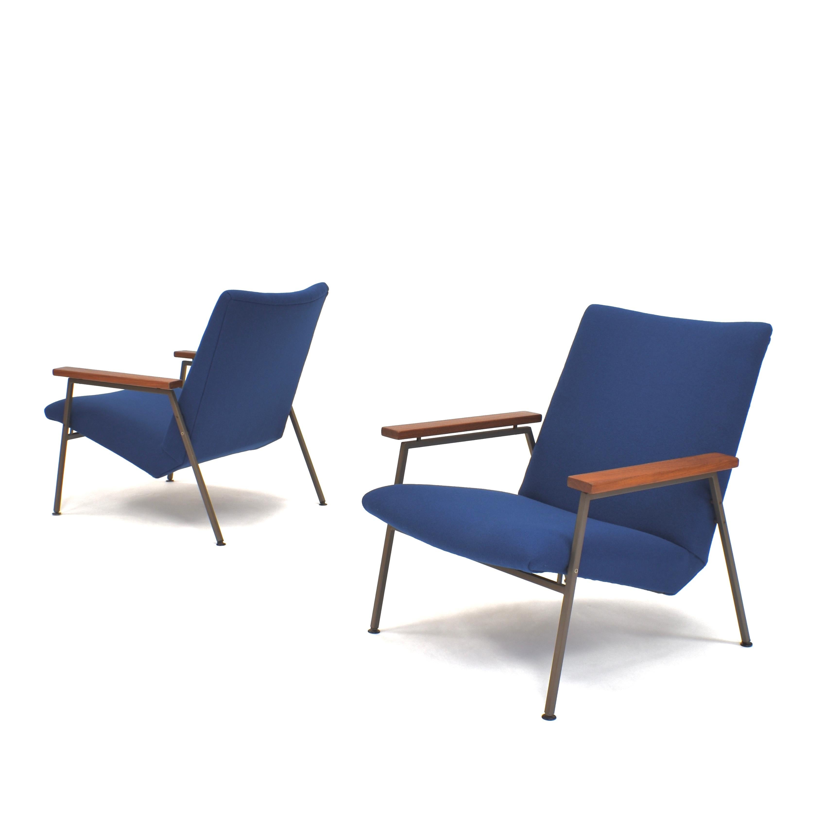 Mid-Century Modern Pair of Rob Parry Lounge Armchairs with New Kvadrat Upholstery, circa 1950
