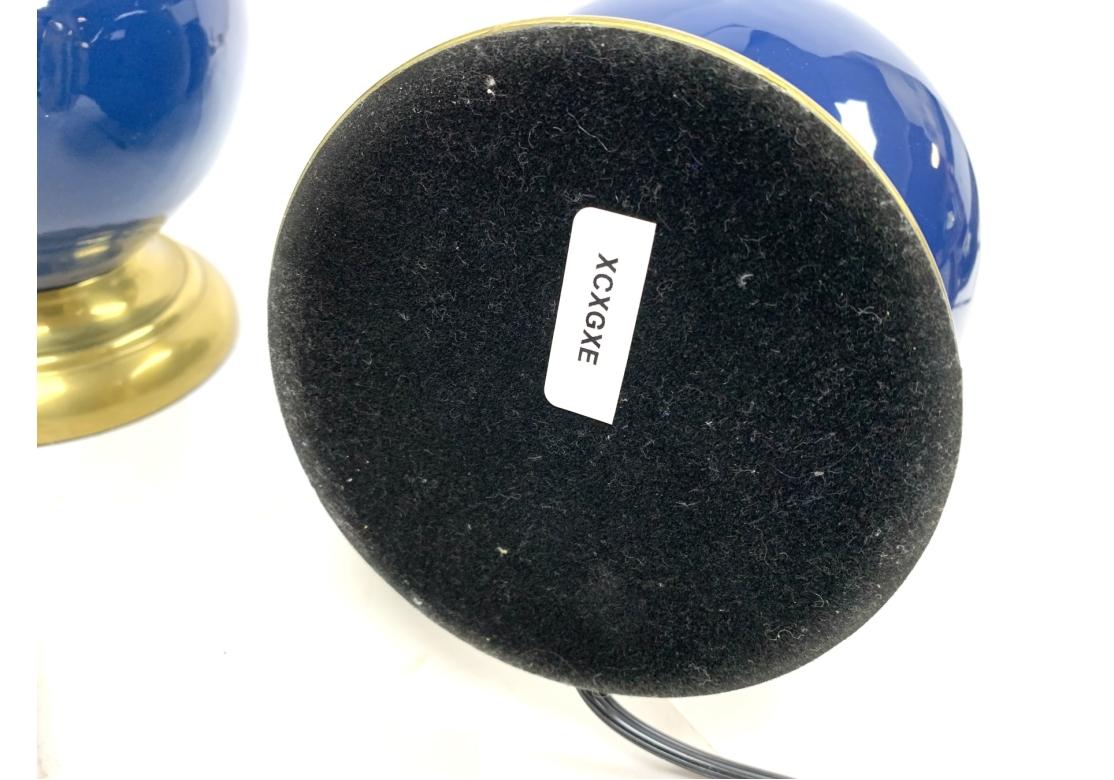 Pareja De Lámparas De Mesa De Cerámica Azul De Doble Calabaza Robert Abbey en venta 5